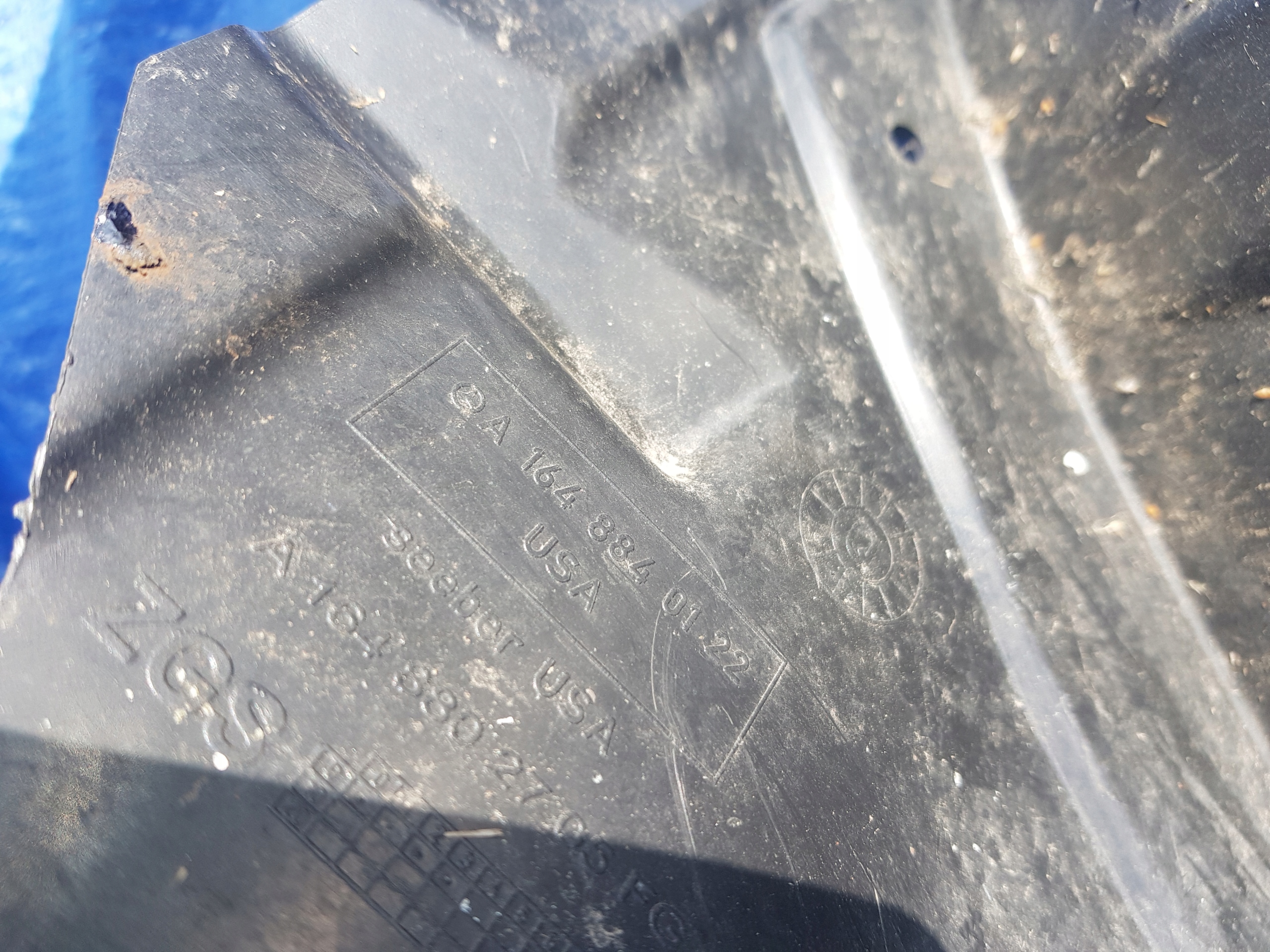 mudguard left front MERCEDES ML W164 1648840922 1648840122