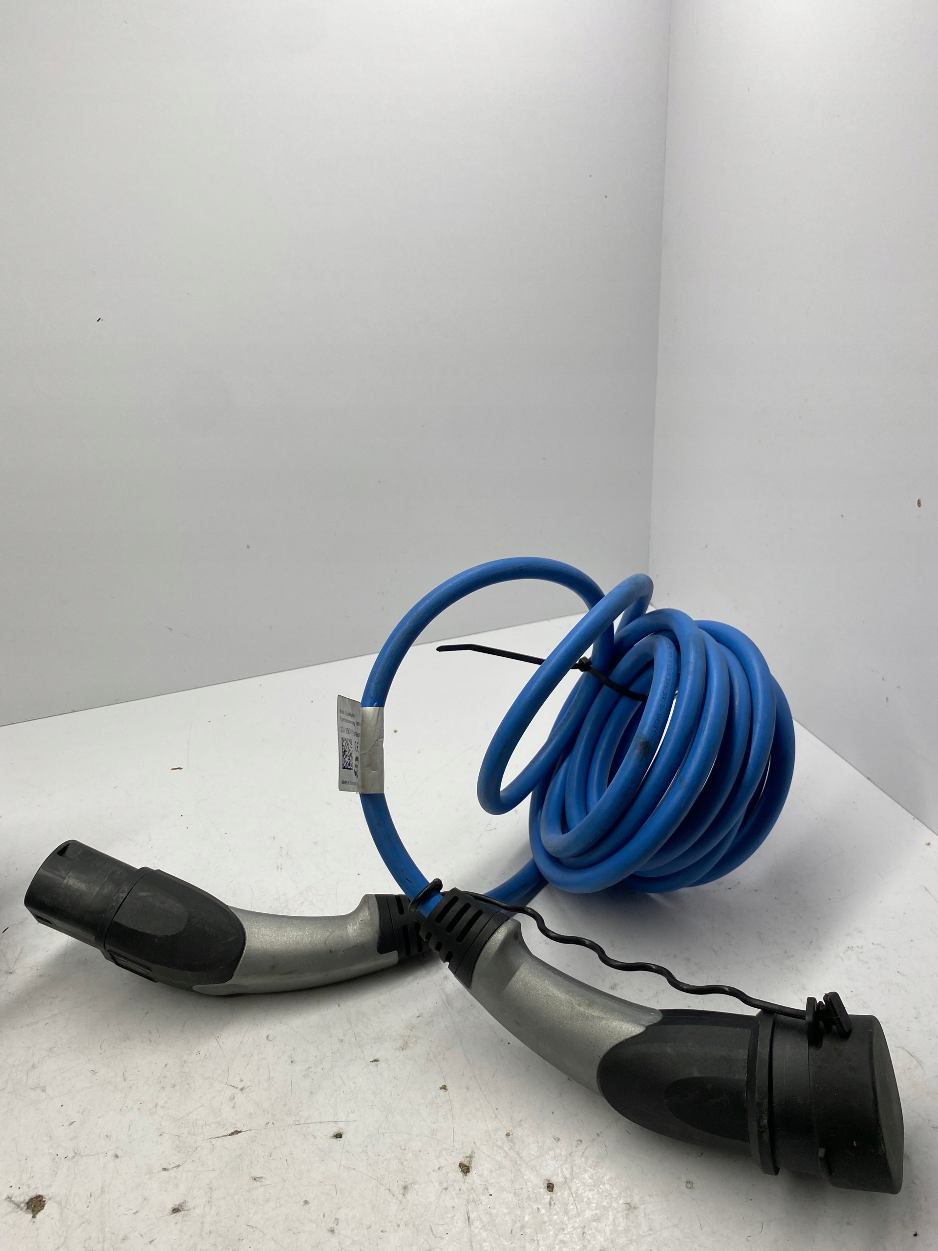 BMW 3 G20 G21 зарядка 61902455070