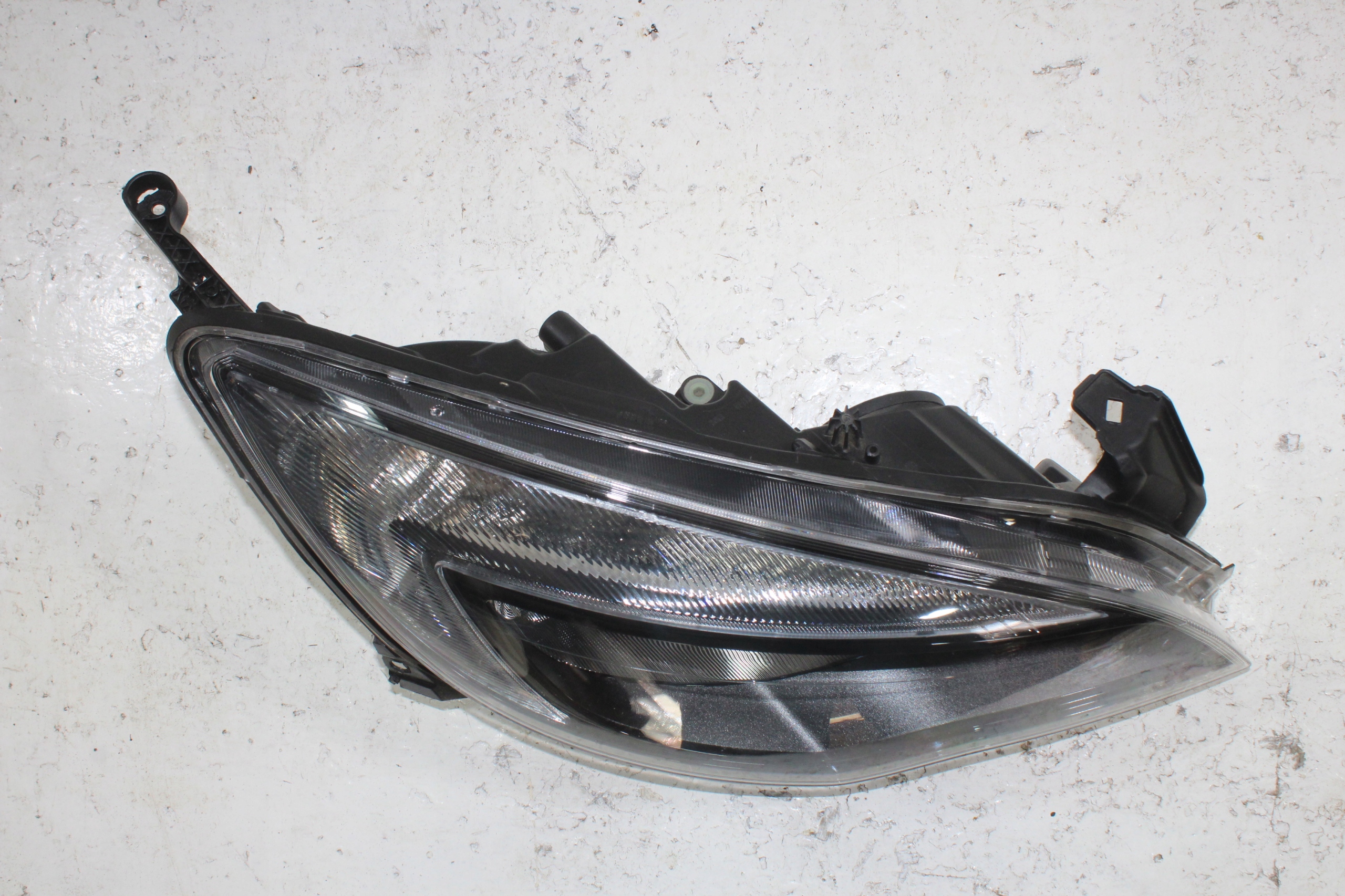 Opel Astra IV J light right front 13371596