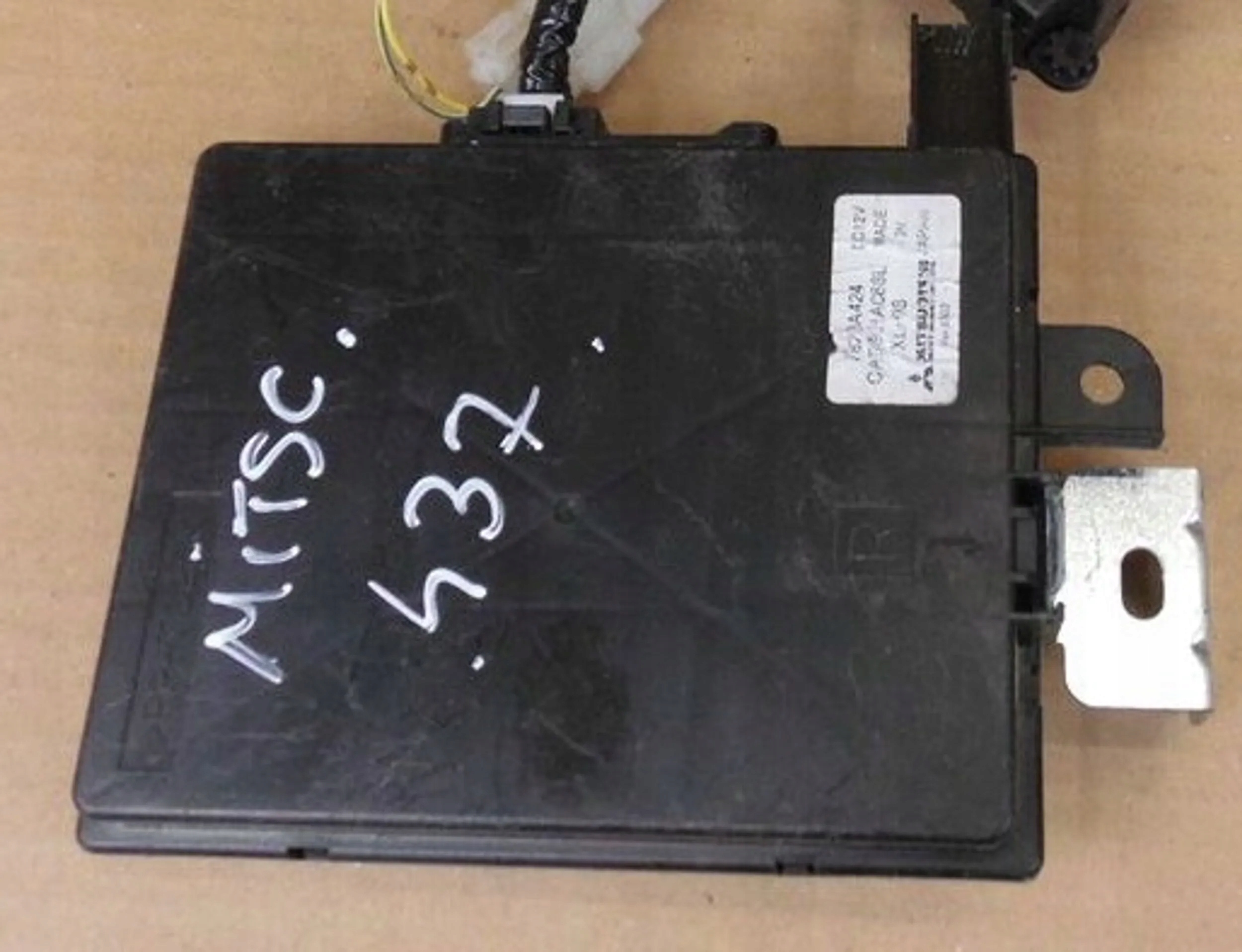 Mitsubishi Lancer VIII module unité de commande électronique uce déshumidificateur d'air conditionné 7820A424