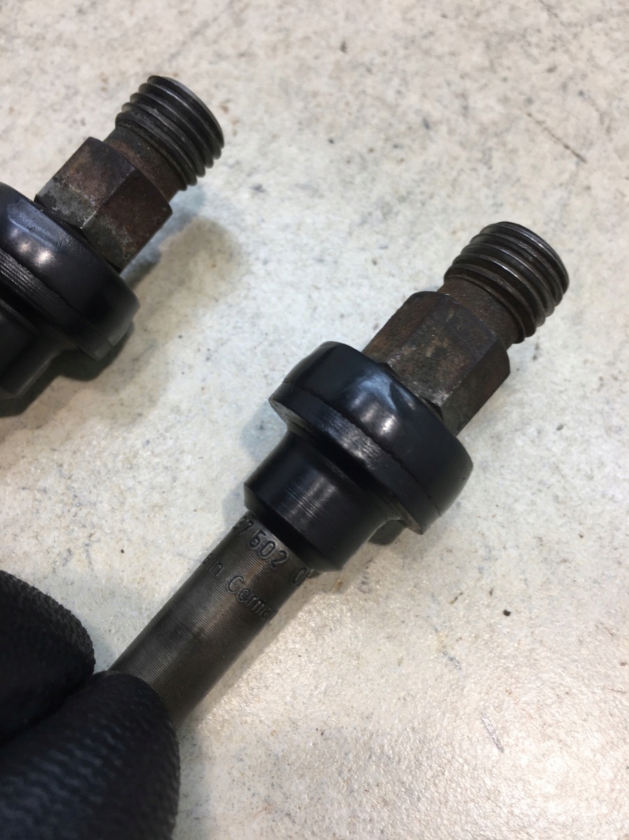 injector MERCEDES 190 W201 2.0 0437502010