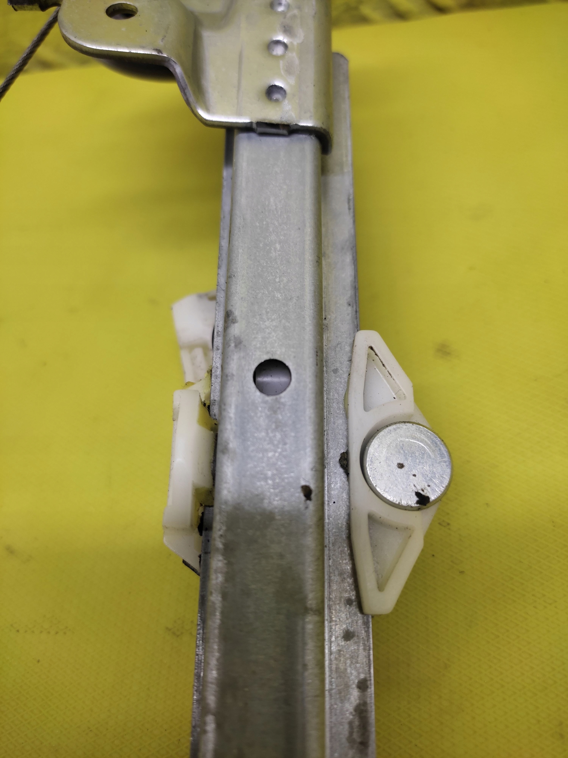MERCEDES C220 window regulator left rear part