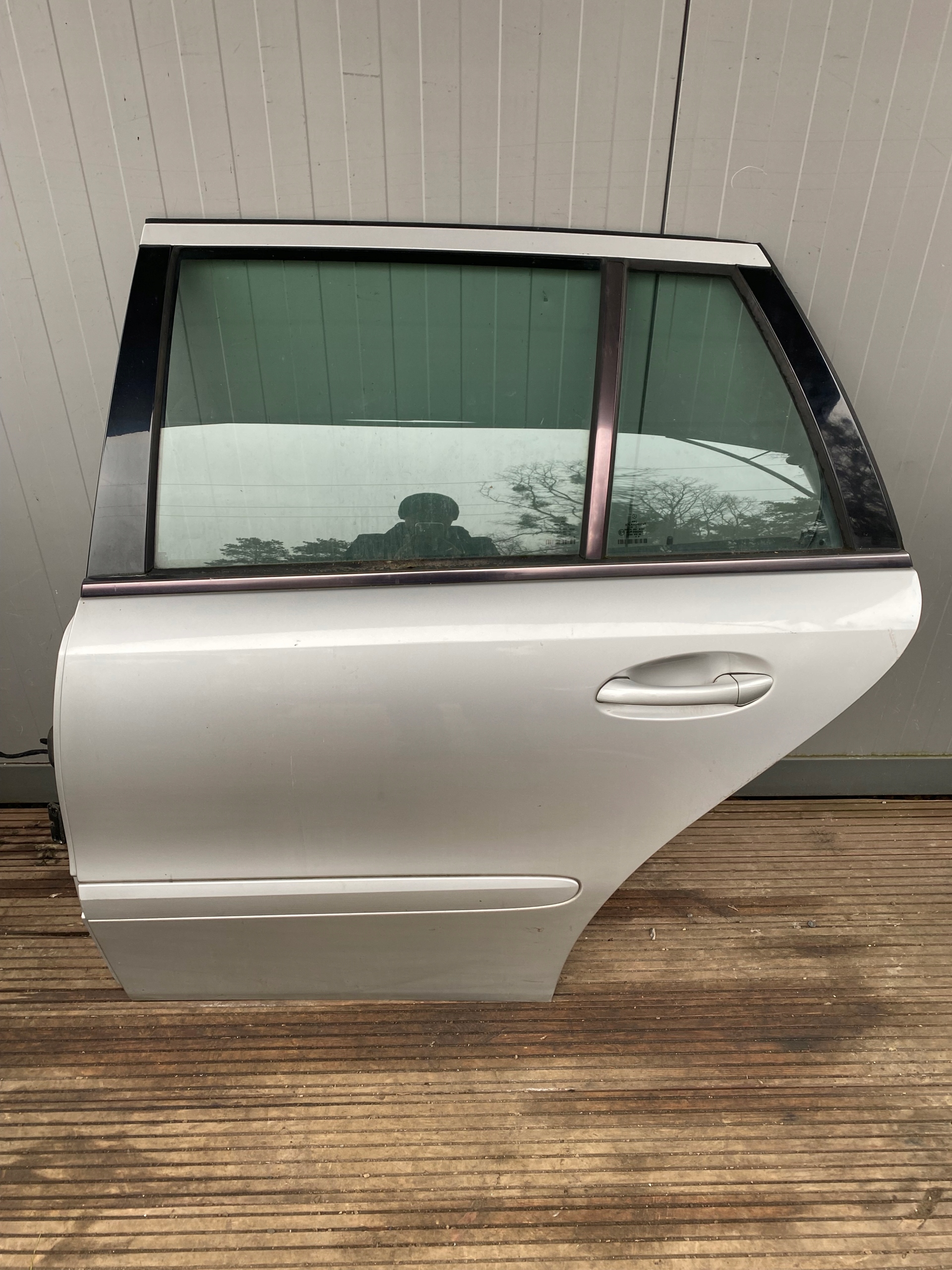 MERCEDES W211 KOMBI complete door left rear part 744