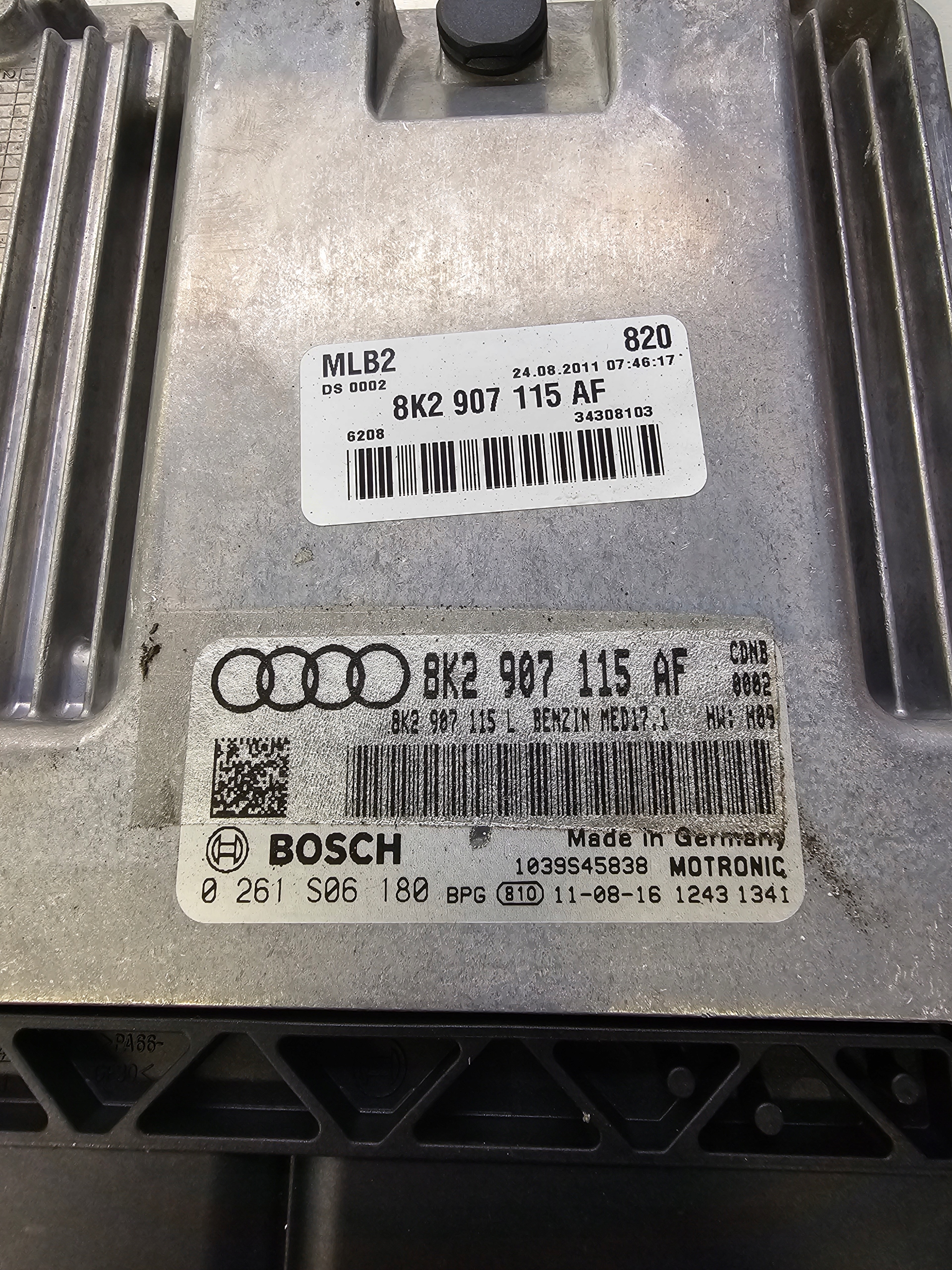 computer control unit of the engine AUDI A4 B8 8K2907115AF