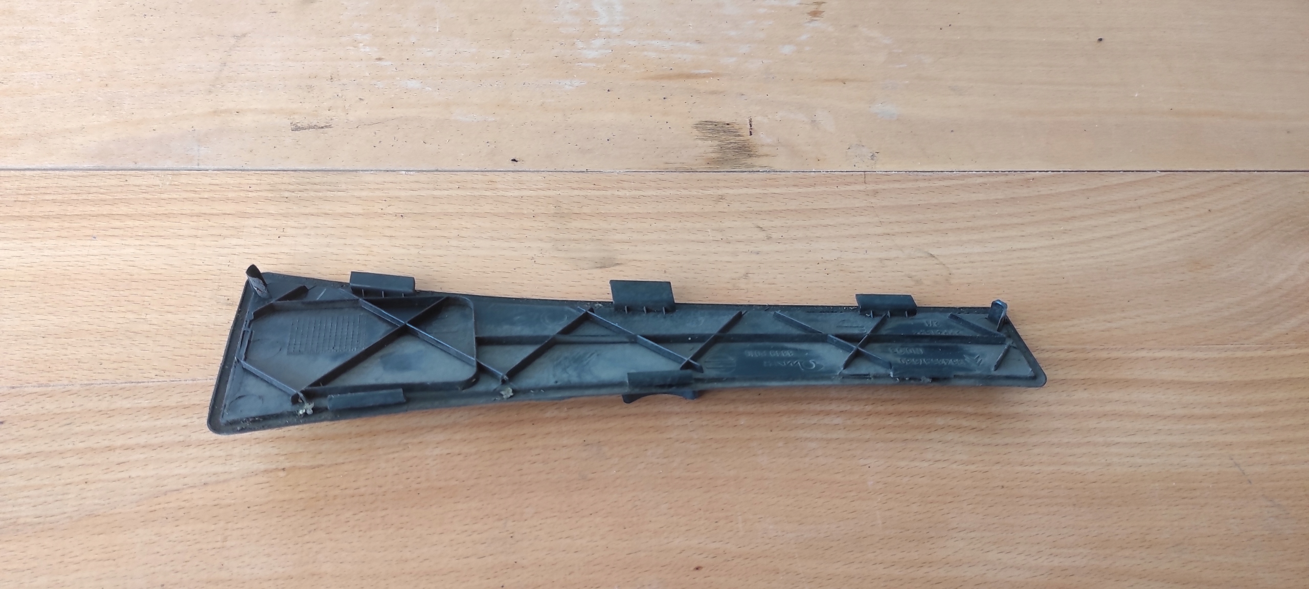 Blende Abdeckung Tankklappe Panzer CITROEN C2 9643597680