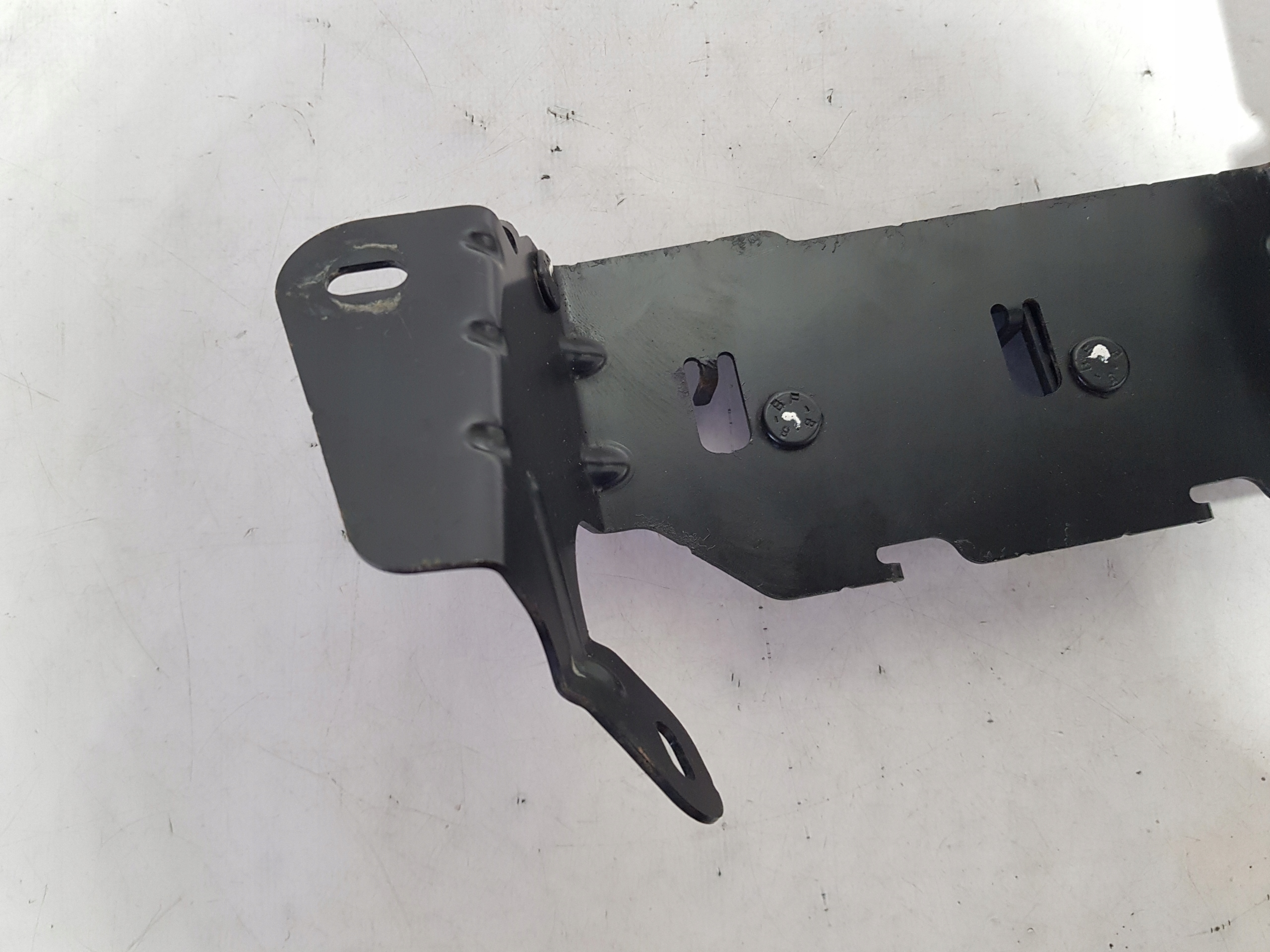 RENAULT ZOE II LIFT Console Support plaque Tôle 241376772R