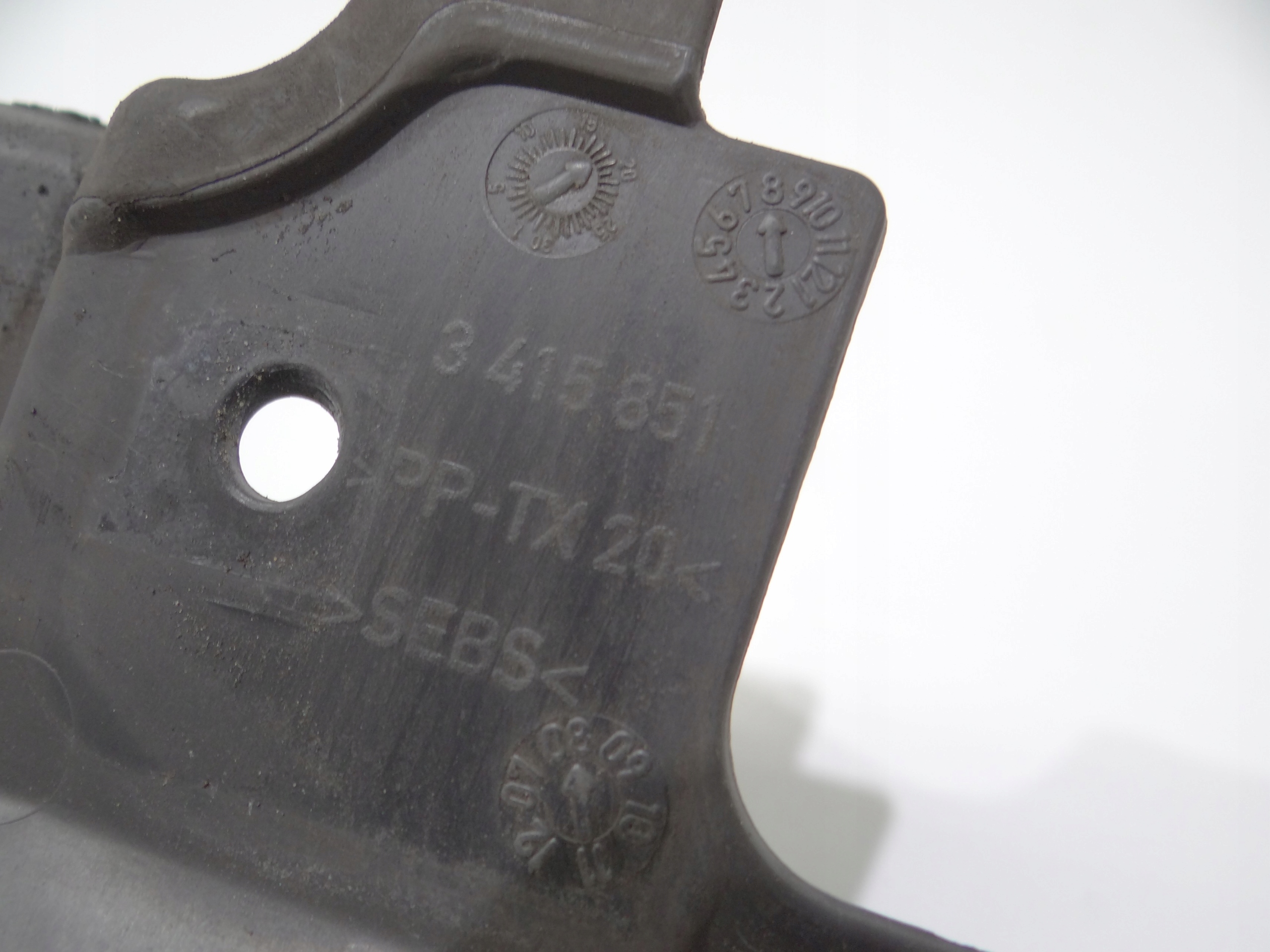 drain air right front BMW X3 E83 LCI 3415851