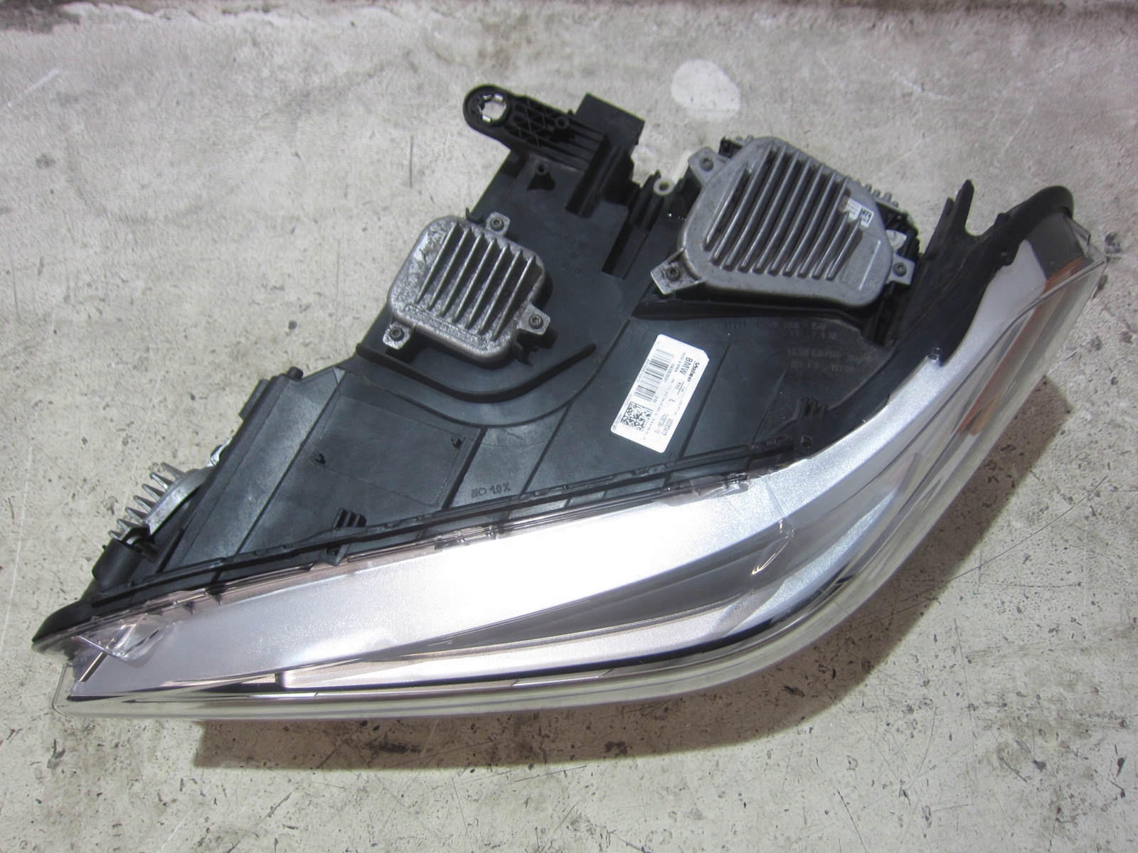 BMW X1 F48 left front light USA LED left front 2017R 63117193711 7428739