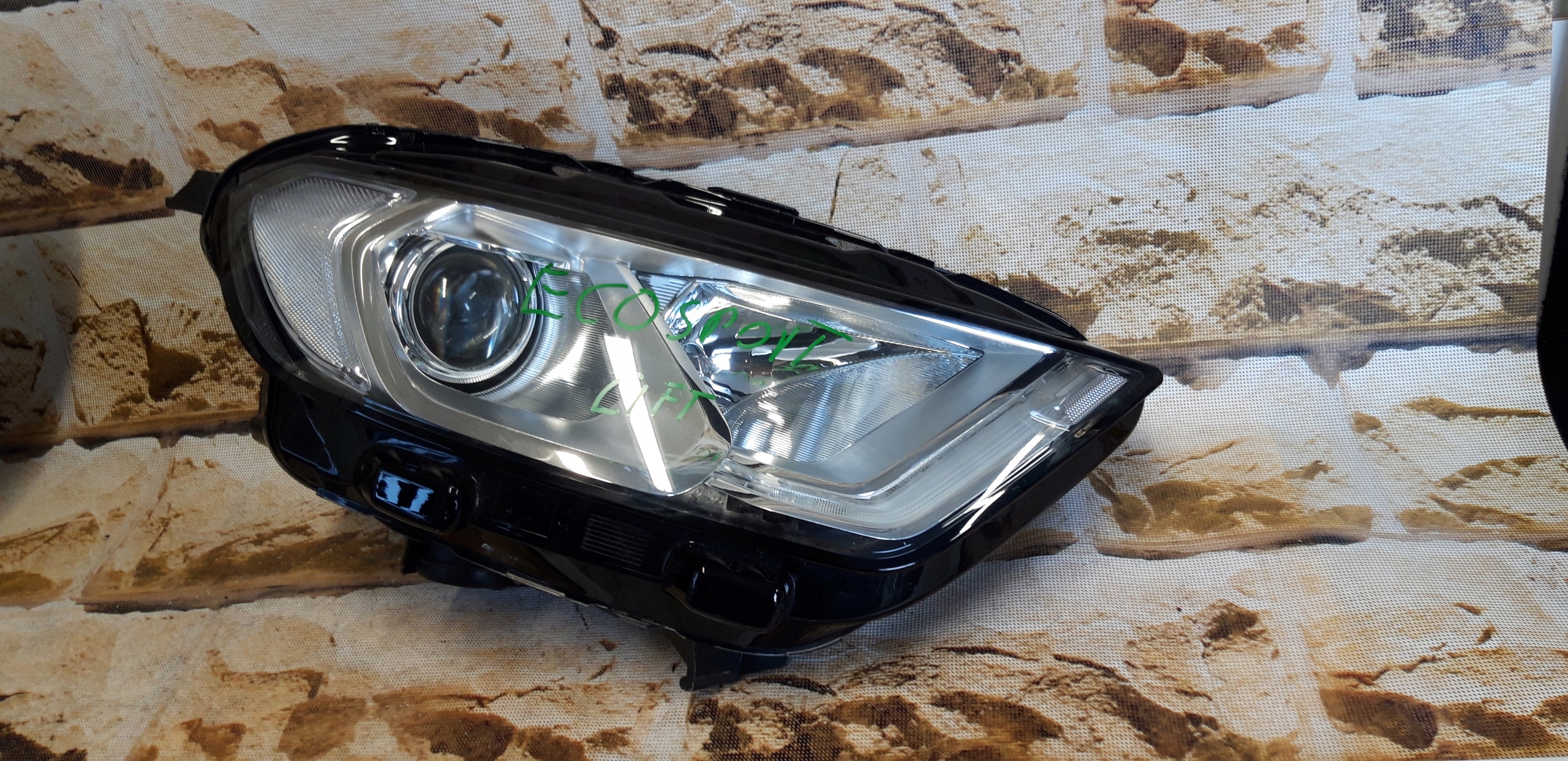 ford eco sport lift soczewka h7 + led prawa lampa europejska