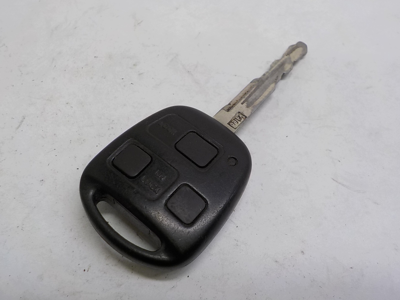 TOYOTA COROLLA YARIS AVENSIS key PILOT