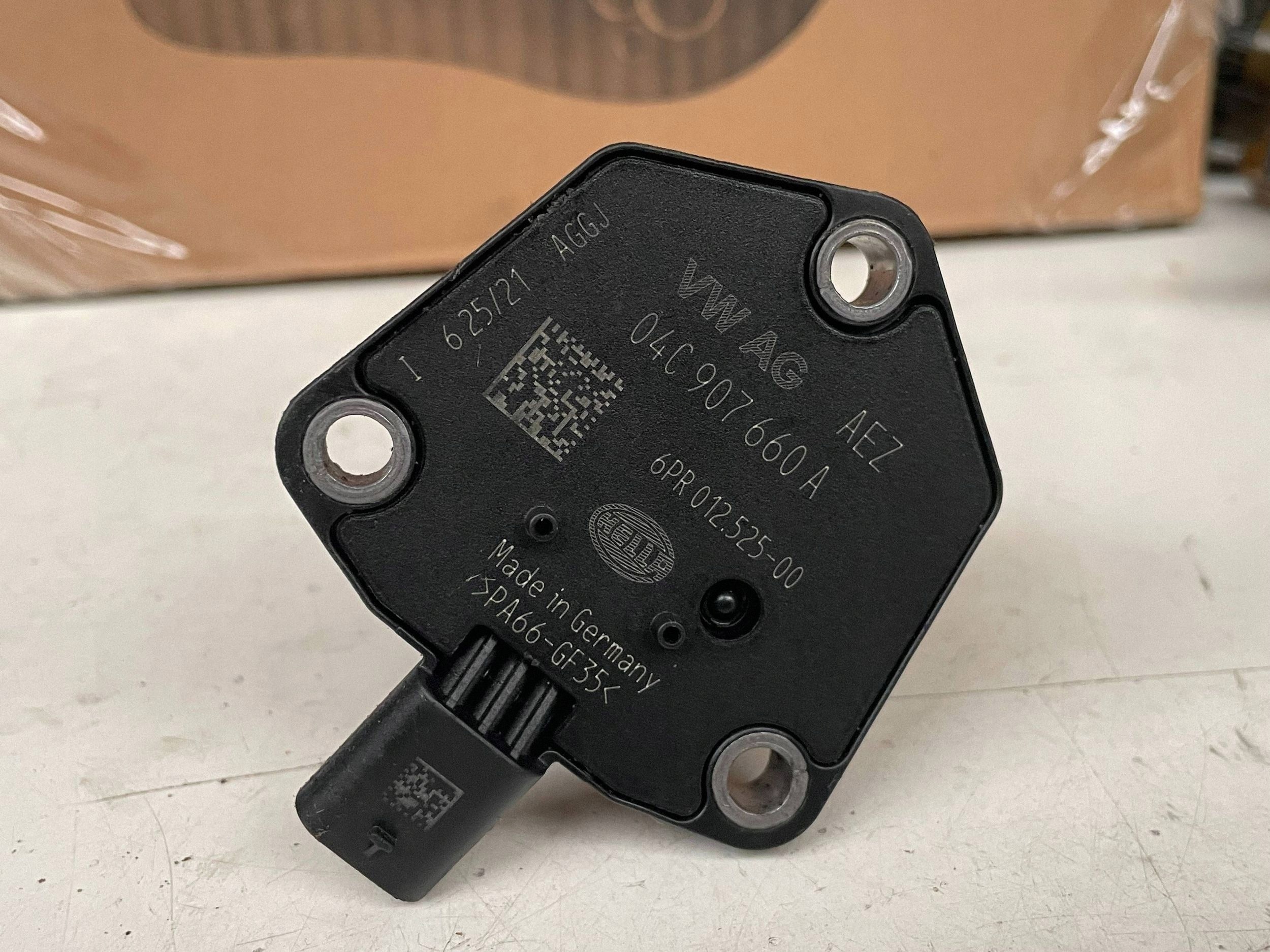 sensore Livello olio SKODA KAROQ 04C907660A @M