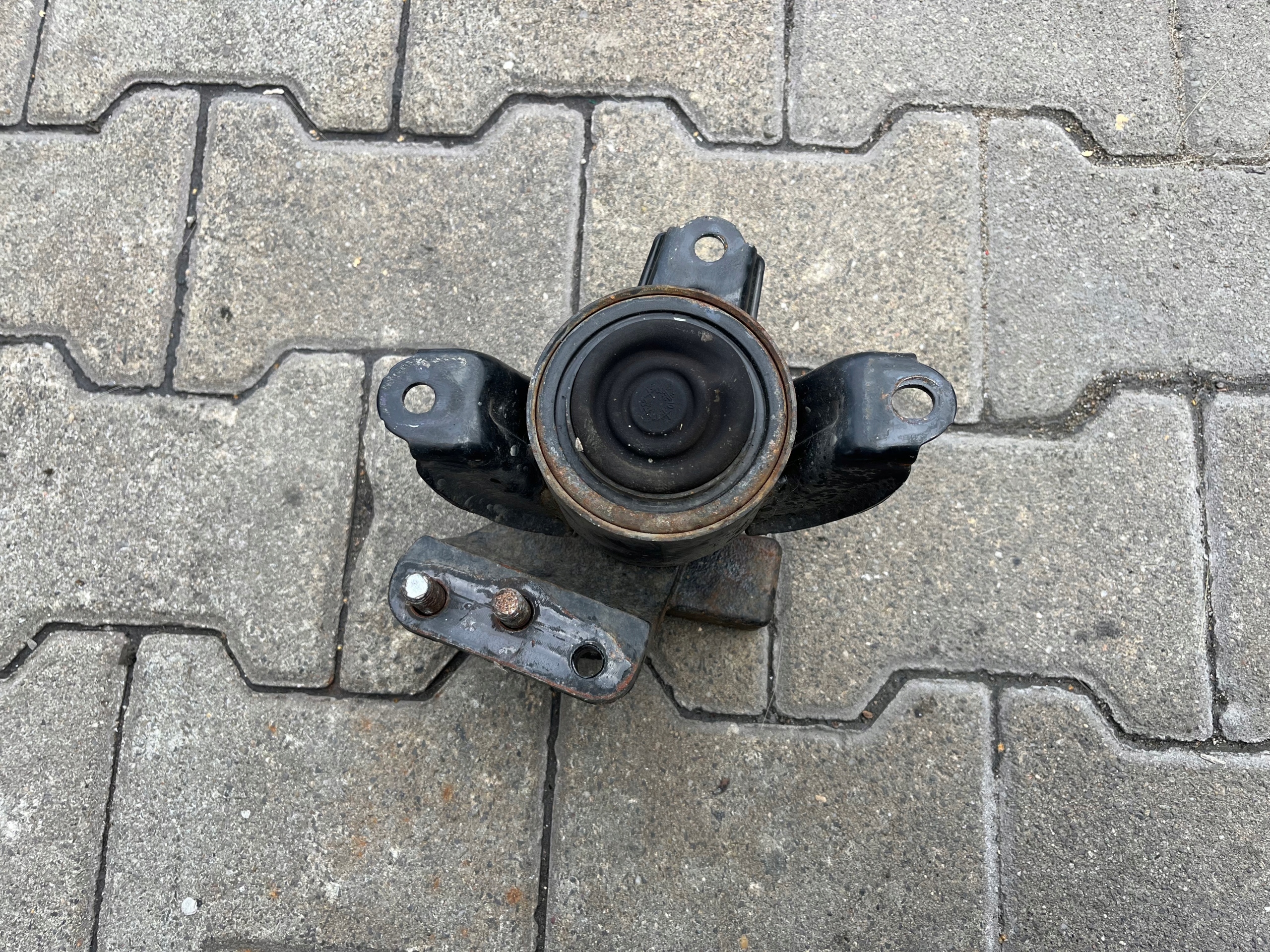 Hyundai I30 II 1.6 CRDI airbag engine mount
