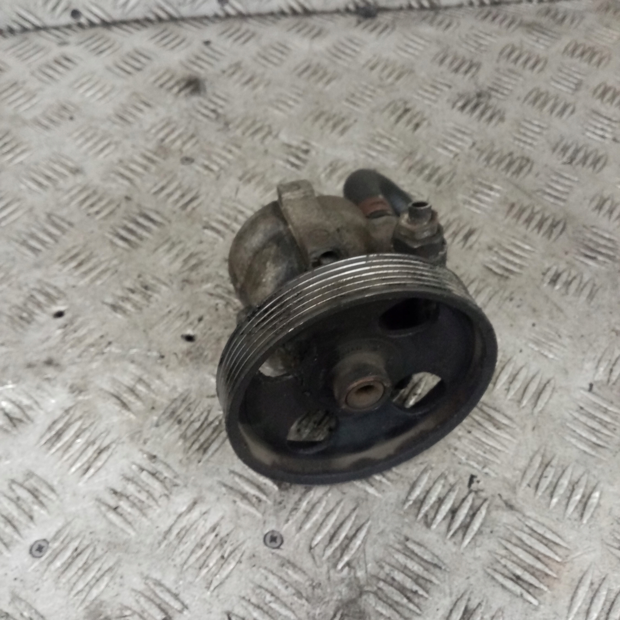 Servopumpe RENAULT LAGUNA 2 20092070-EA