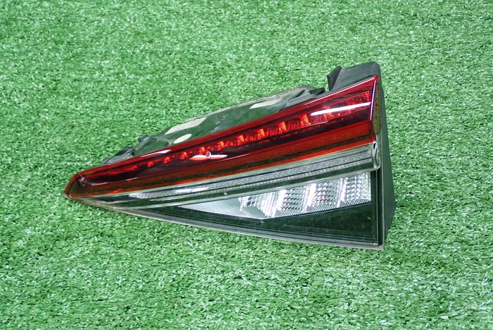 SKODA KODIAQ GT 18- light to the bonnet right