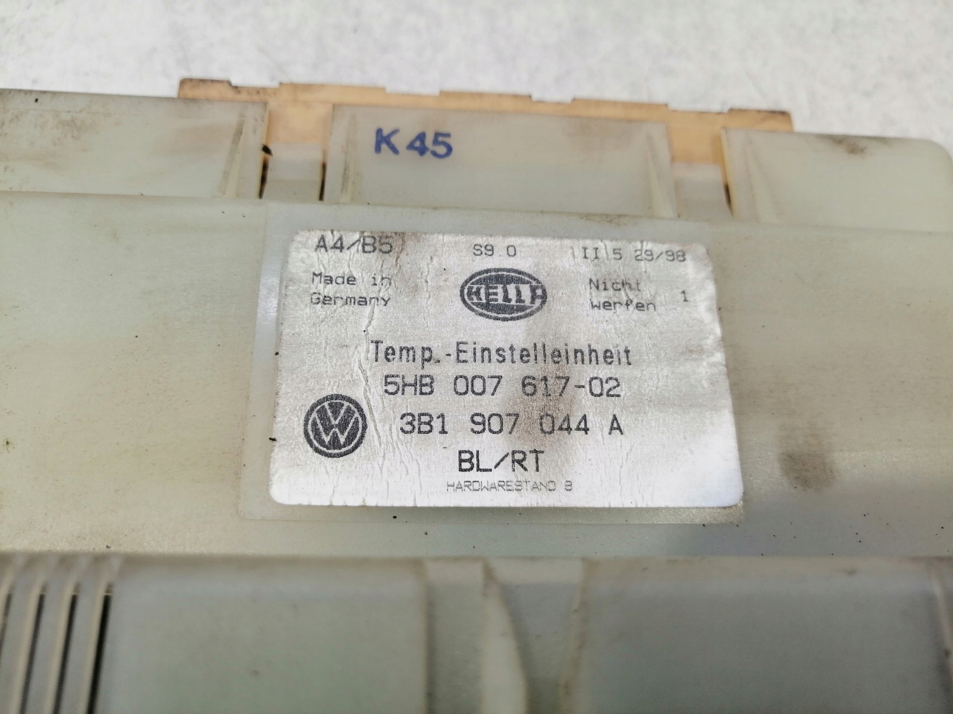 PANEL klimatizaci VW PASSAT B5 1.8 5HB00761702