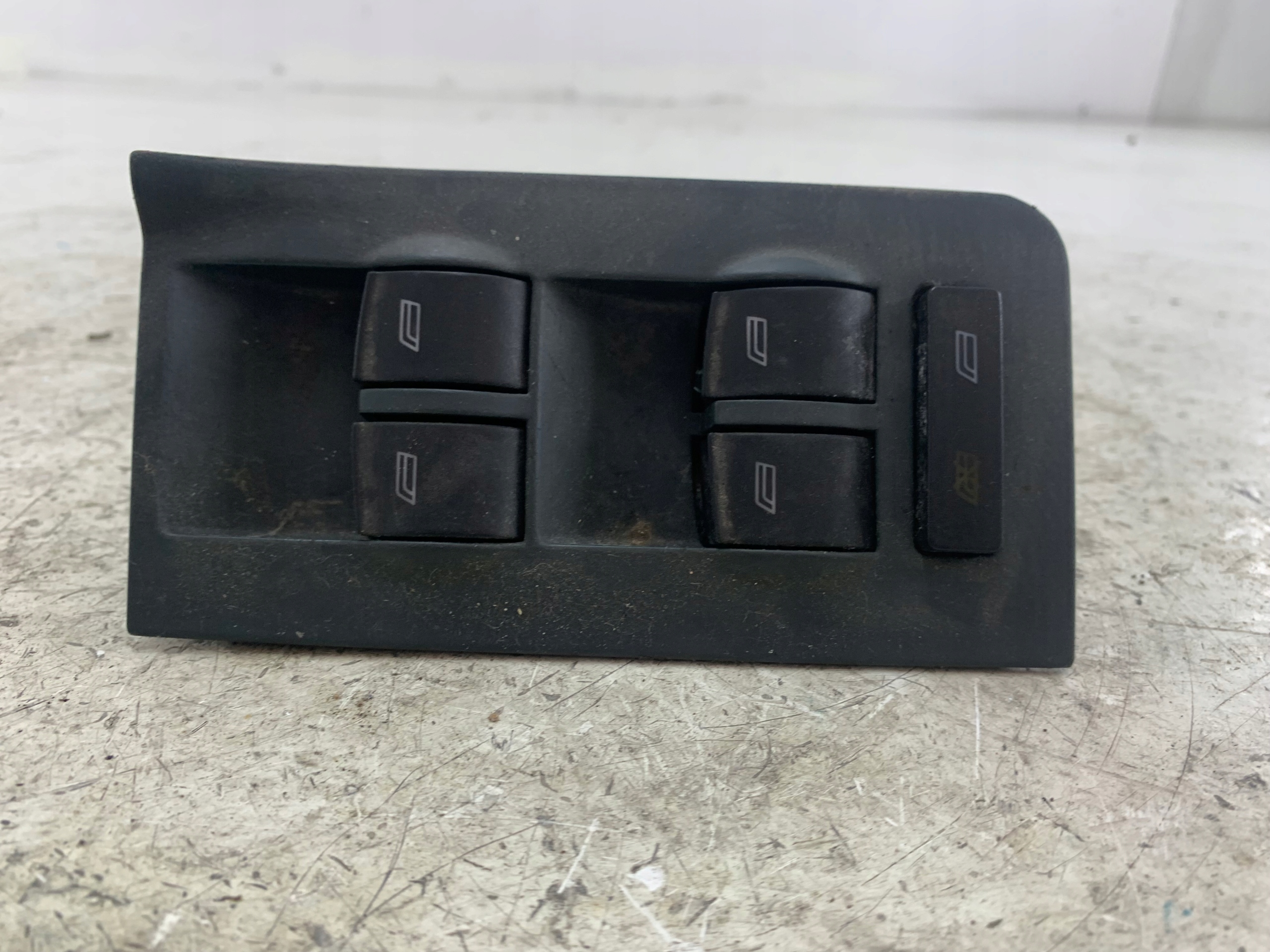 AUDI A3 8L switch PANEL of the window left front 4B0959851