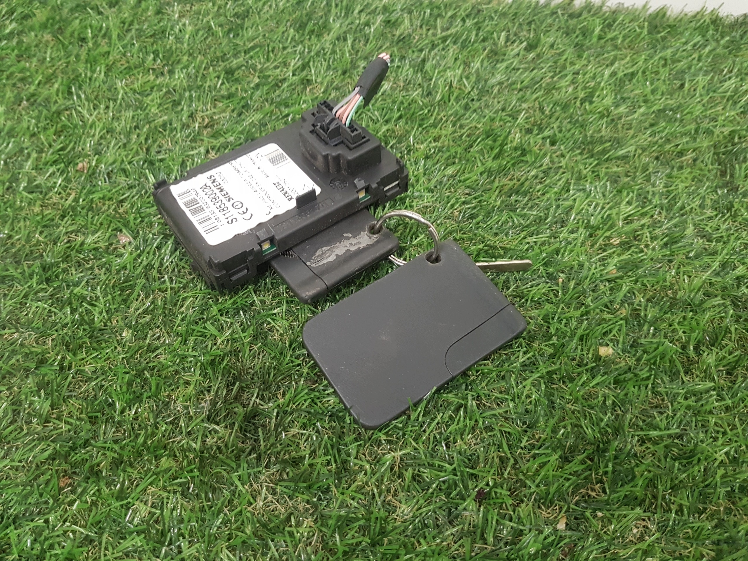 player KARTY RENAULT SCENIC 2 8200125077