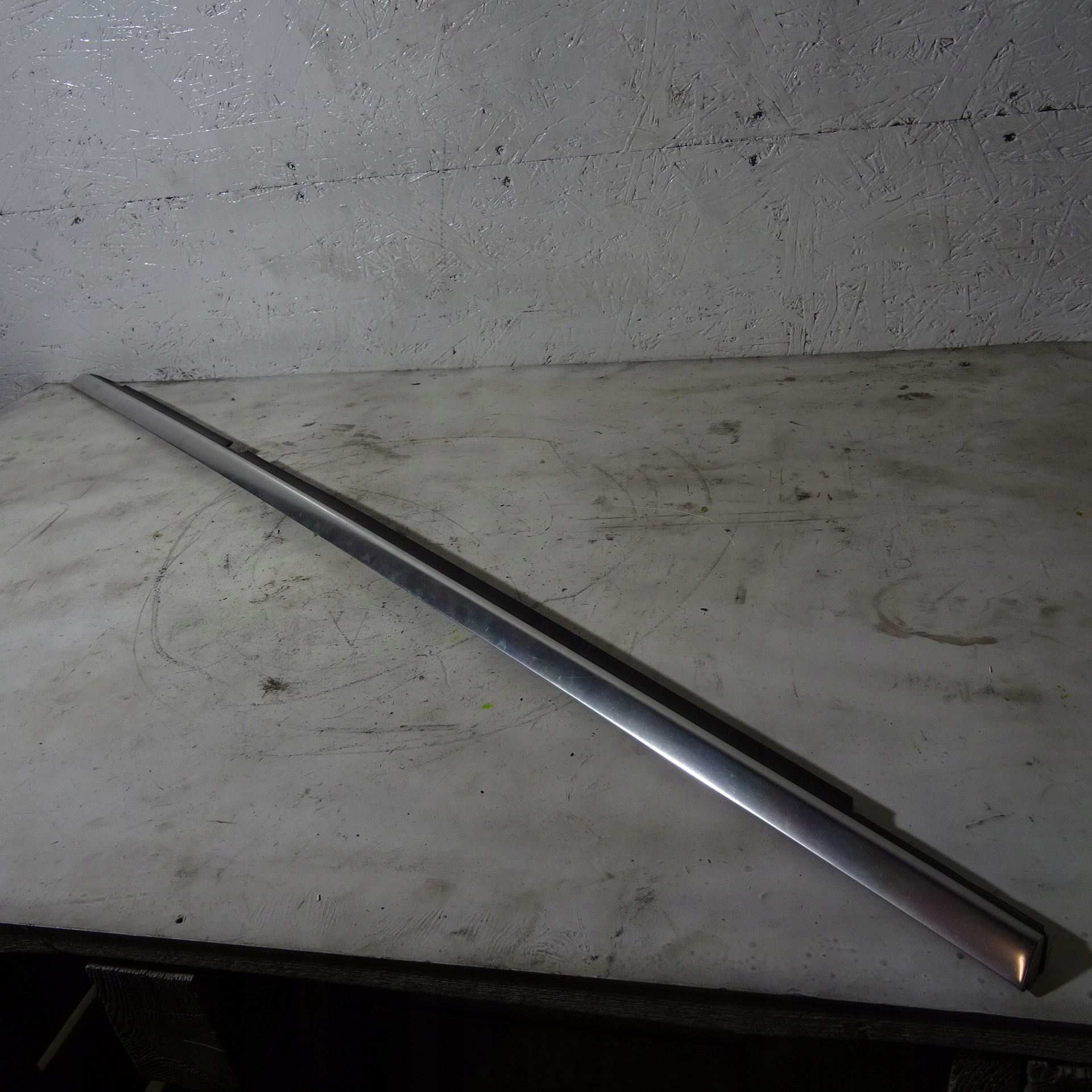 MERCEDES E S212 moulding CHROM door rear part right