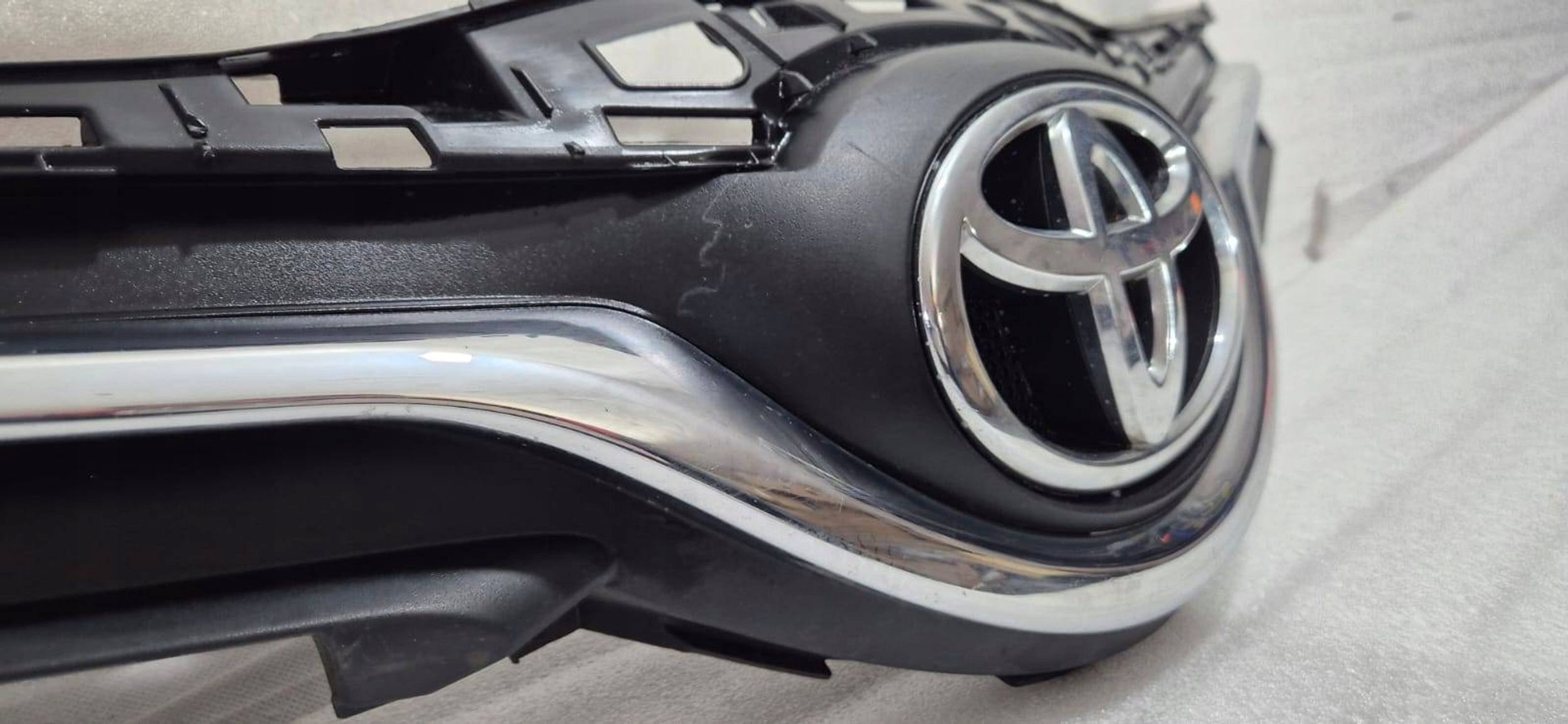 Toyota Yaris I P1 Kühlergrill FRONTGRILL Kühlergitter - Thumbnail 6