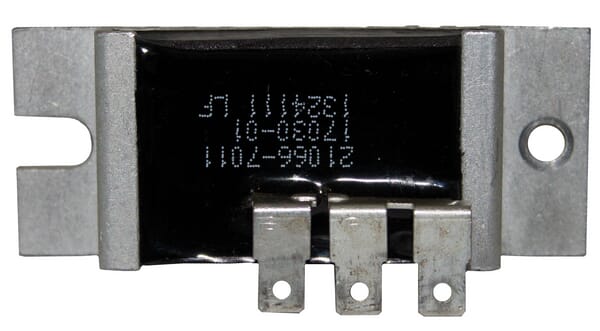 Regulátor napětí 210667011