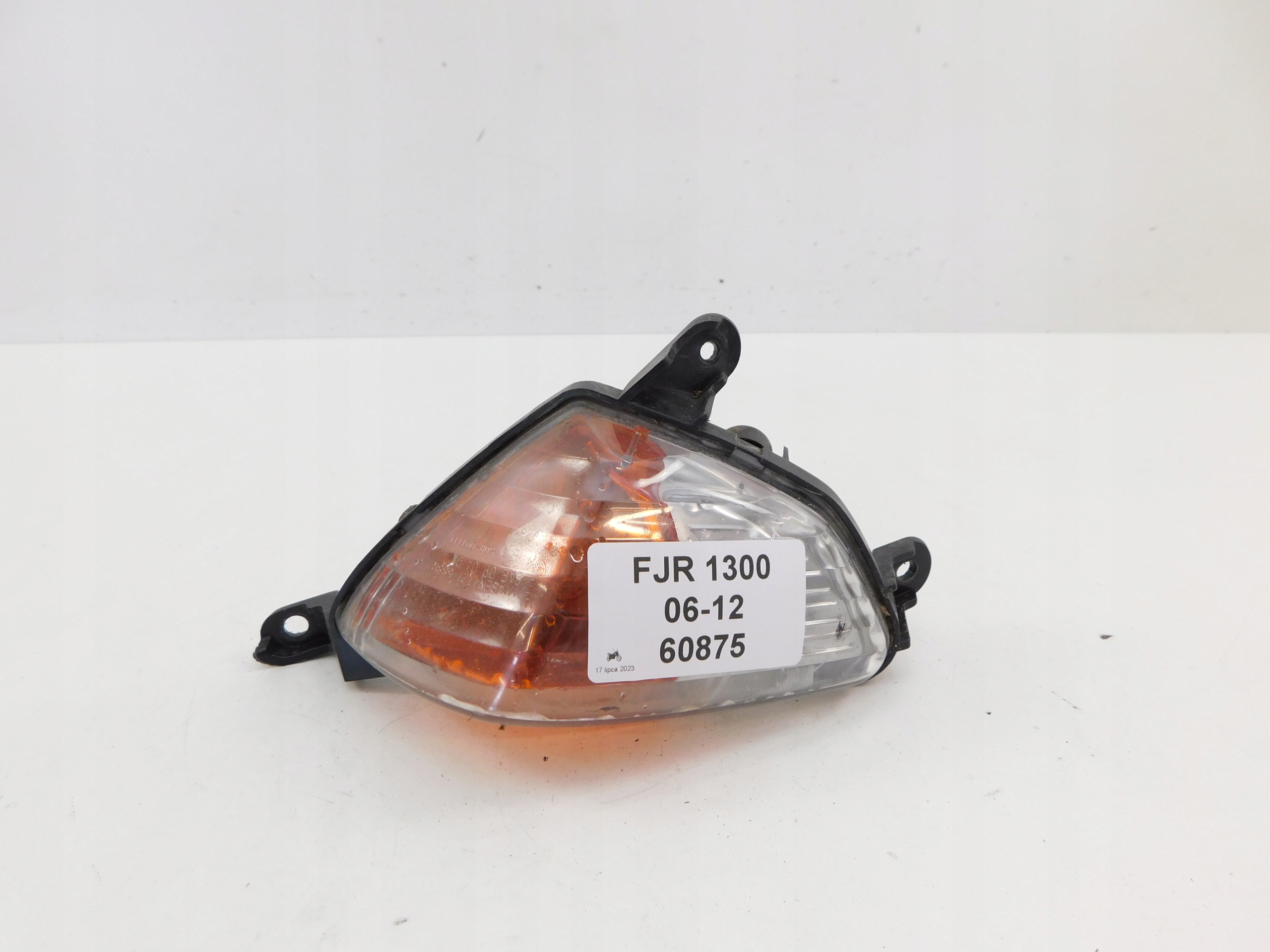 YAMAHA FJR 1300 06-12 KIERUNKOWSKAZ PRZÓD PRAWY