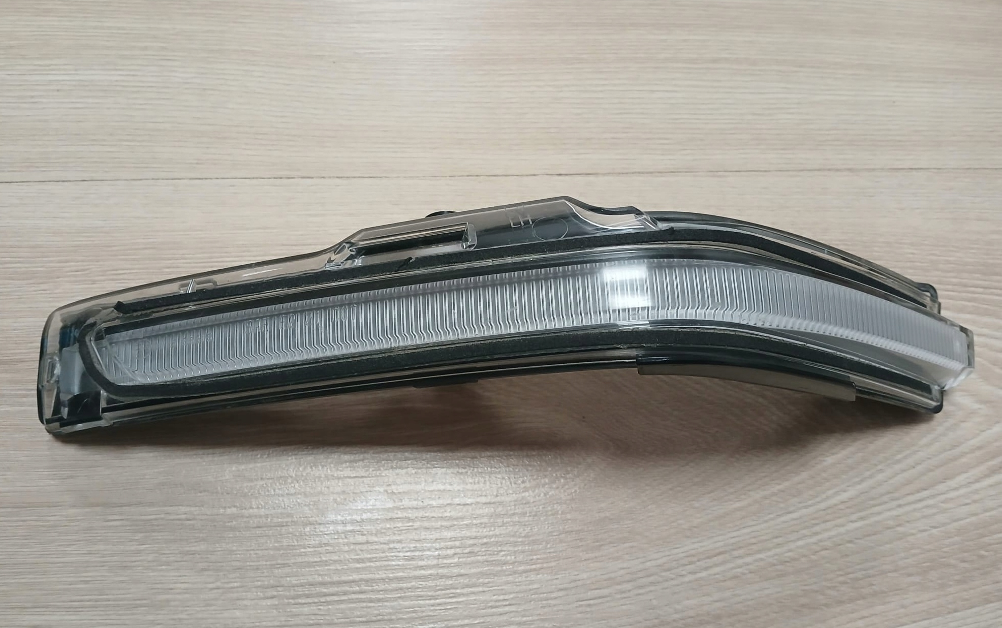 KIA EV6 od 2021r indicator LED of left mirrors OE