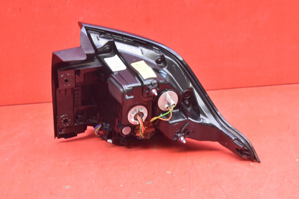 light left rear part rear 92401-R2000 KIA SPORTAGE 5 V 21-25