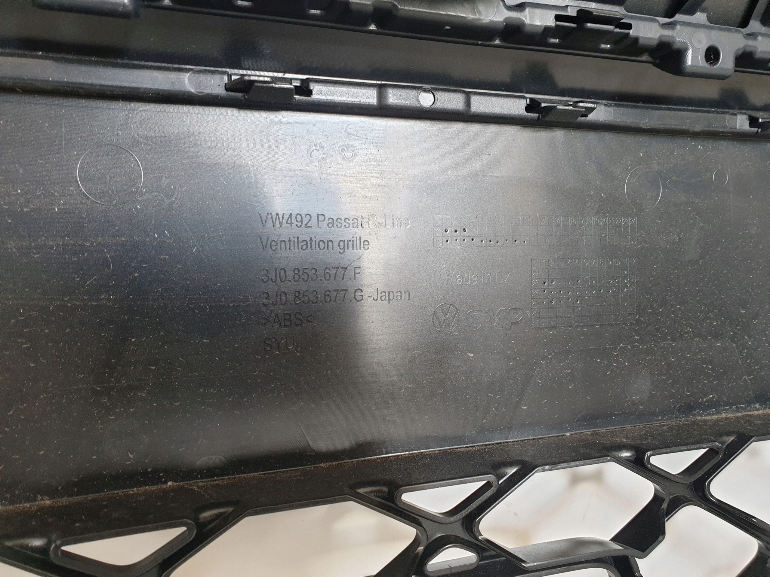 VOLKSWAGEN VW PASSAT B9 3J R-LINE 23-> bumper front grill LED PDC