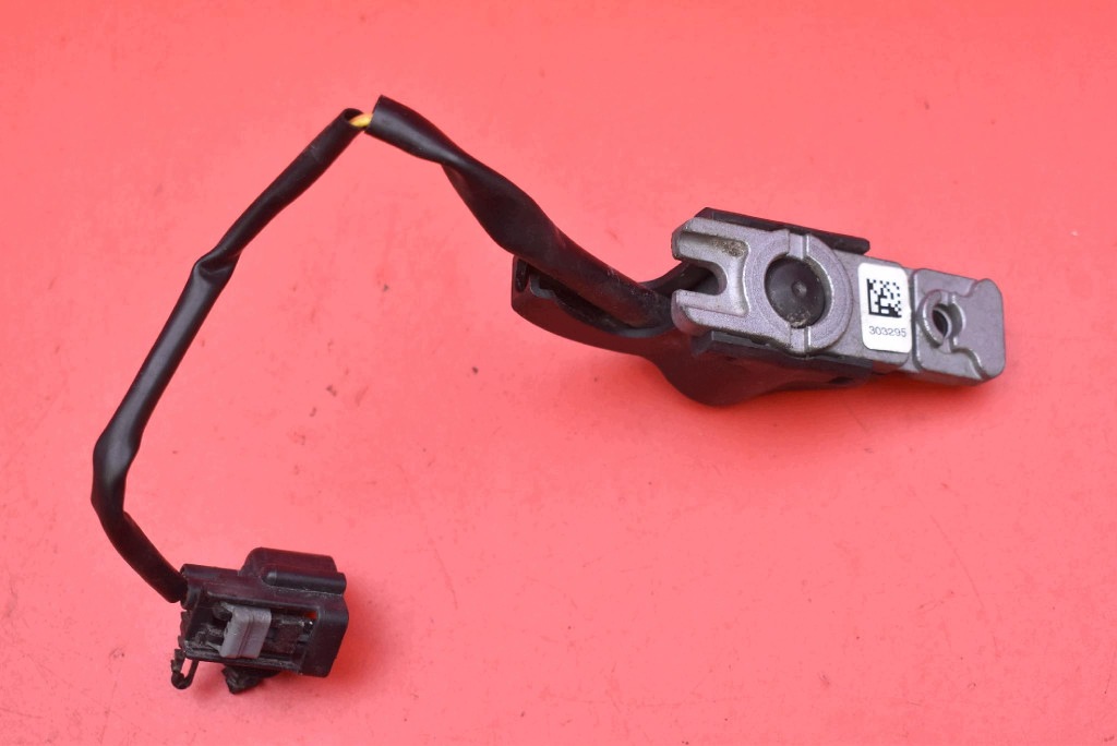 impact sensor P31305432 VOLVO V40 2 II 12-16