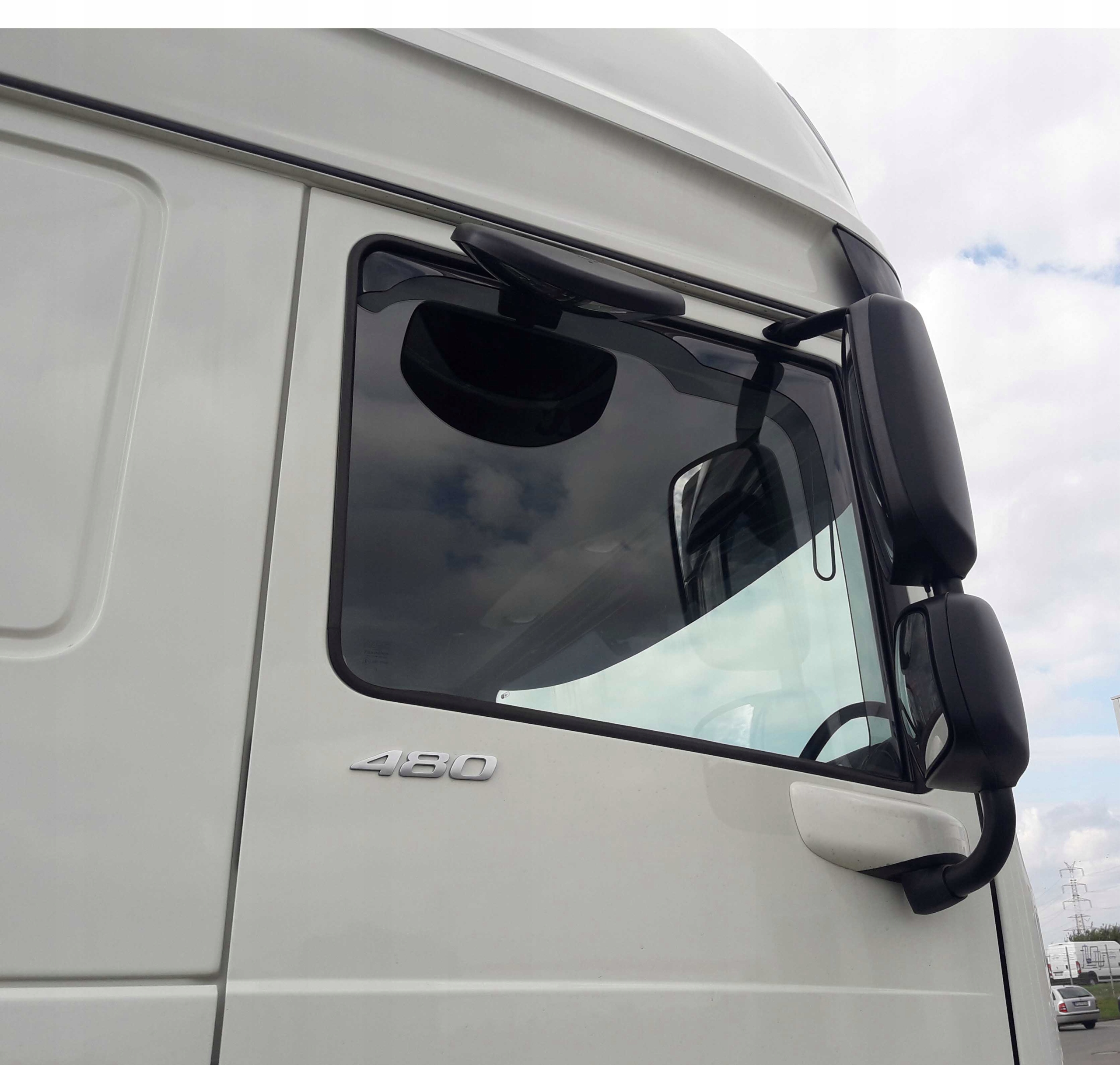 Deflektory Na Bočné Sklá Daf XF106 Euro 6 S Výrezmi Na Zrkadlo [13153]