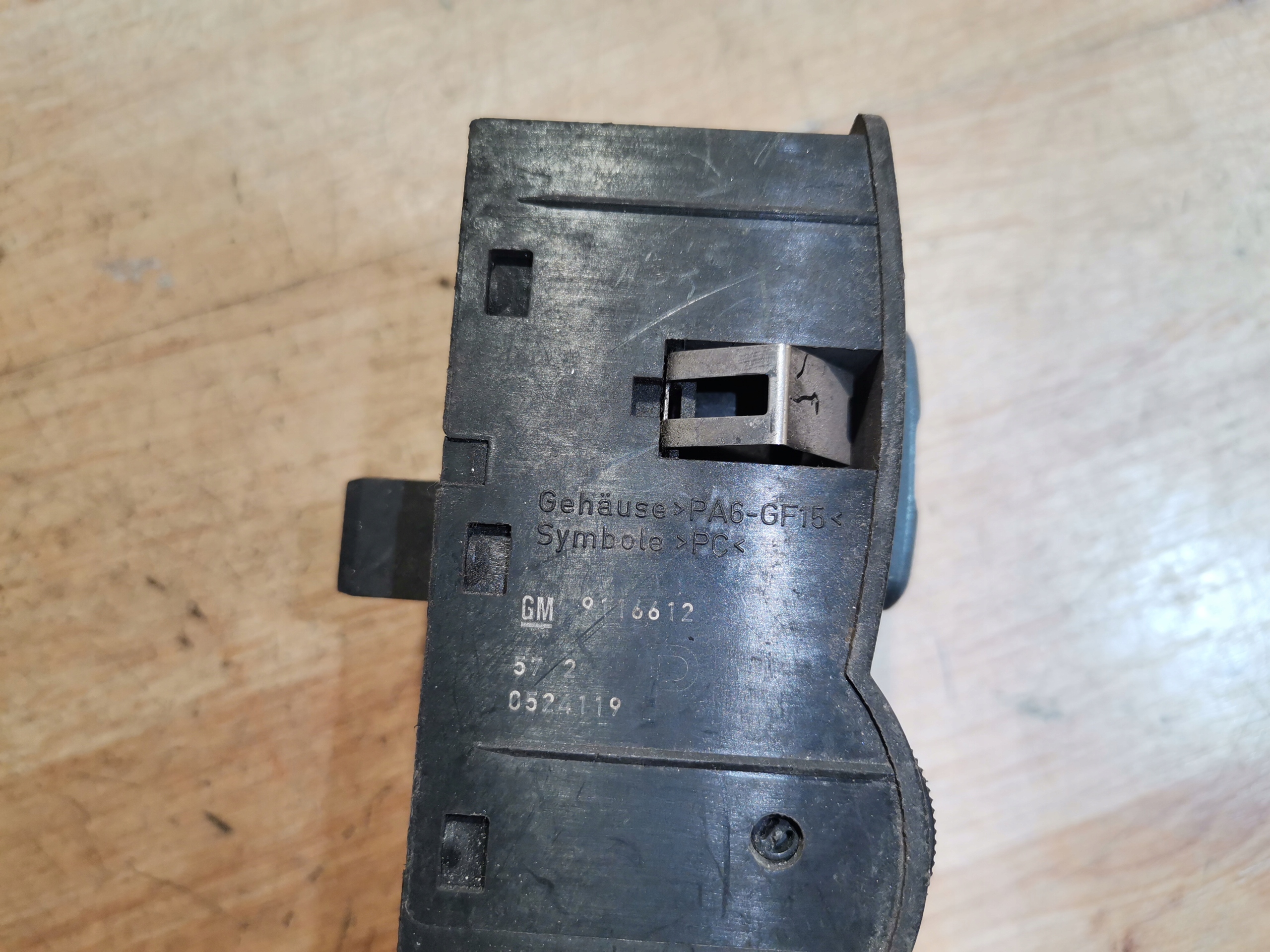 interruttore luci OPEL CORSA C 9116612