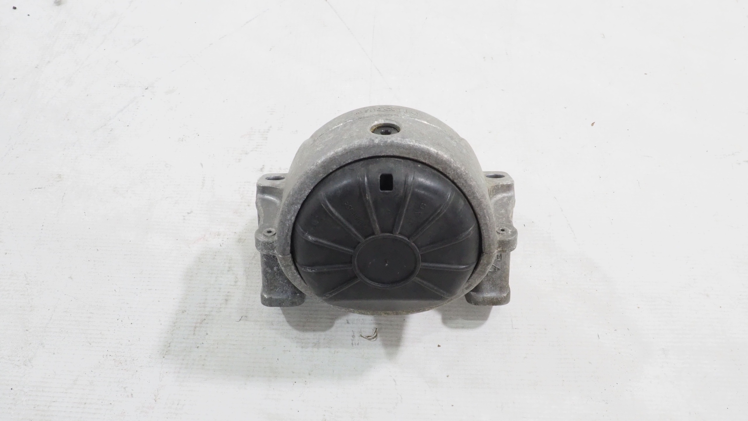 Audi A4 B8 A5 8T A6 C7 Q5 8R engine mount left 8R0199381