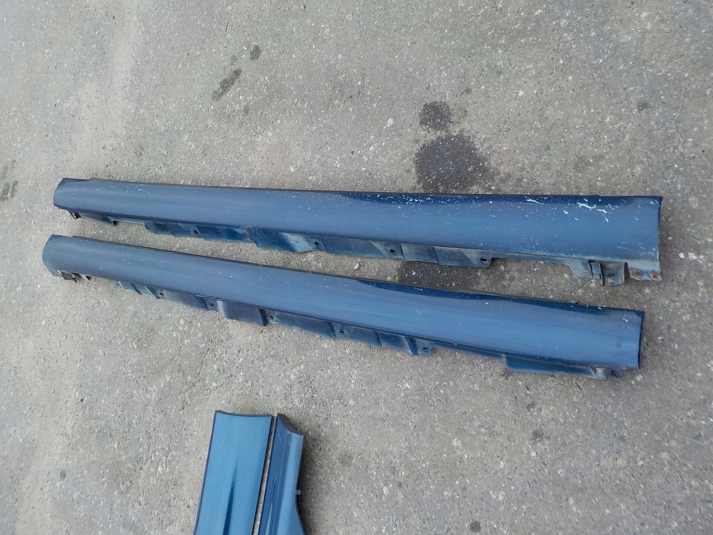 moulding threshold left toyota avensis T25 kombi