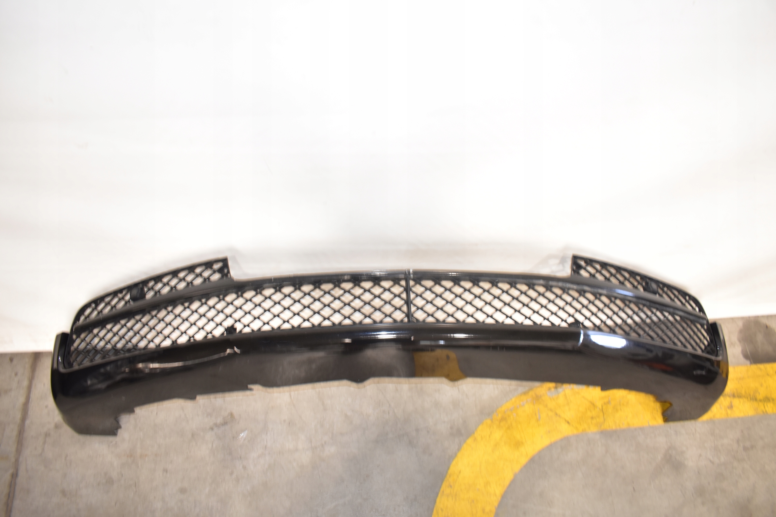 IDEALNY bumper front front 4 PDC 16R. BENTLEY FLYING SPUR 1