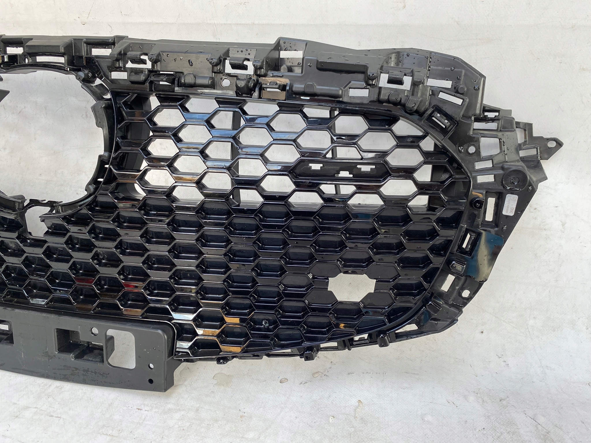 MAZDA 2 III 23- grill grille D65F-50712