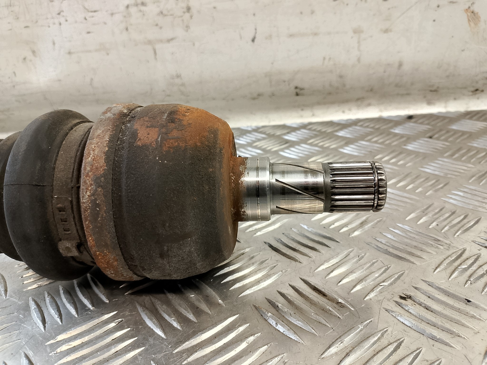 semi-axis left short. OPEL ASTRA H III 3 1.7 CDTI