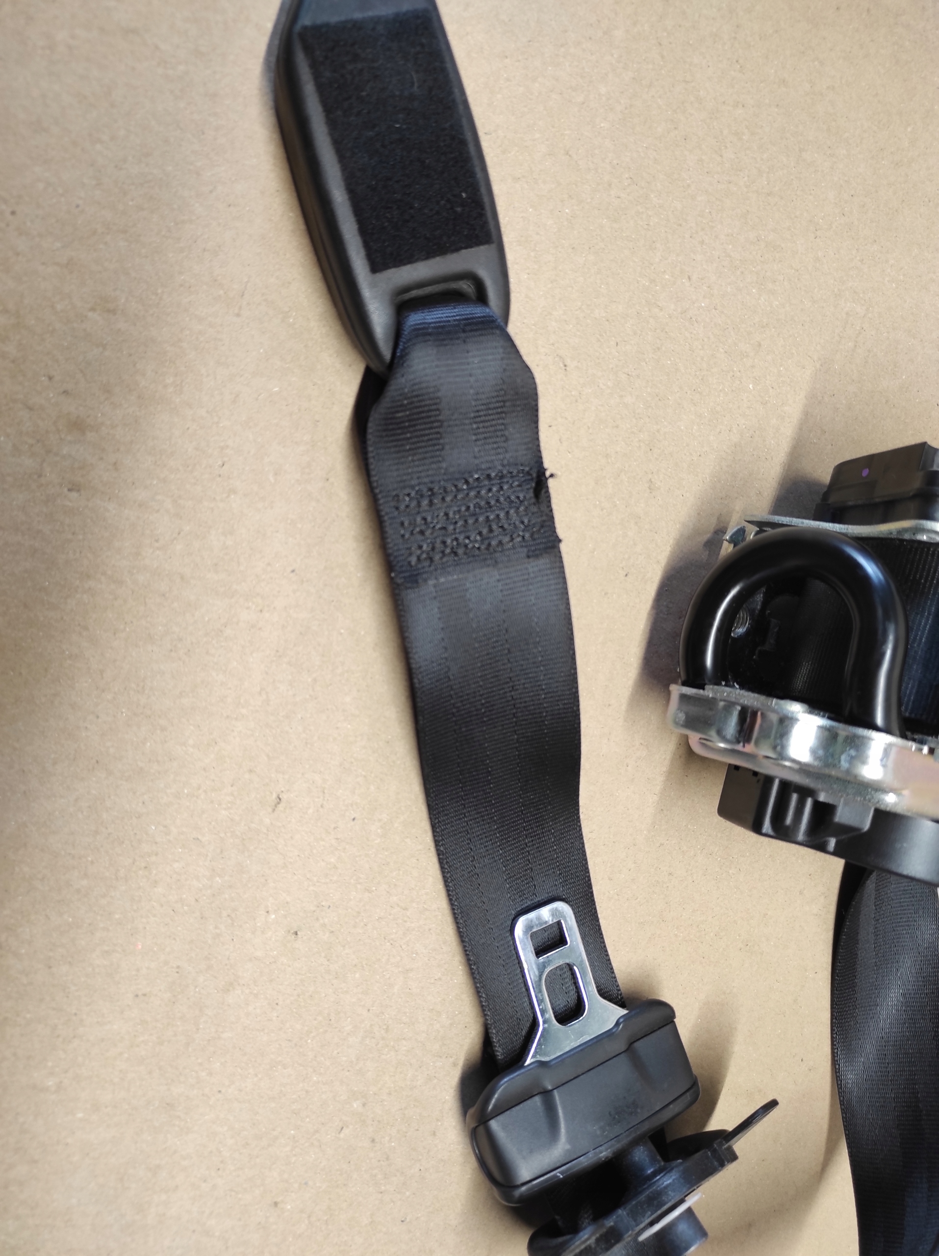 ремень безопасности передний renault TALISMAN 631437400