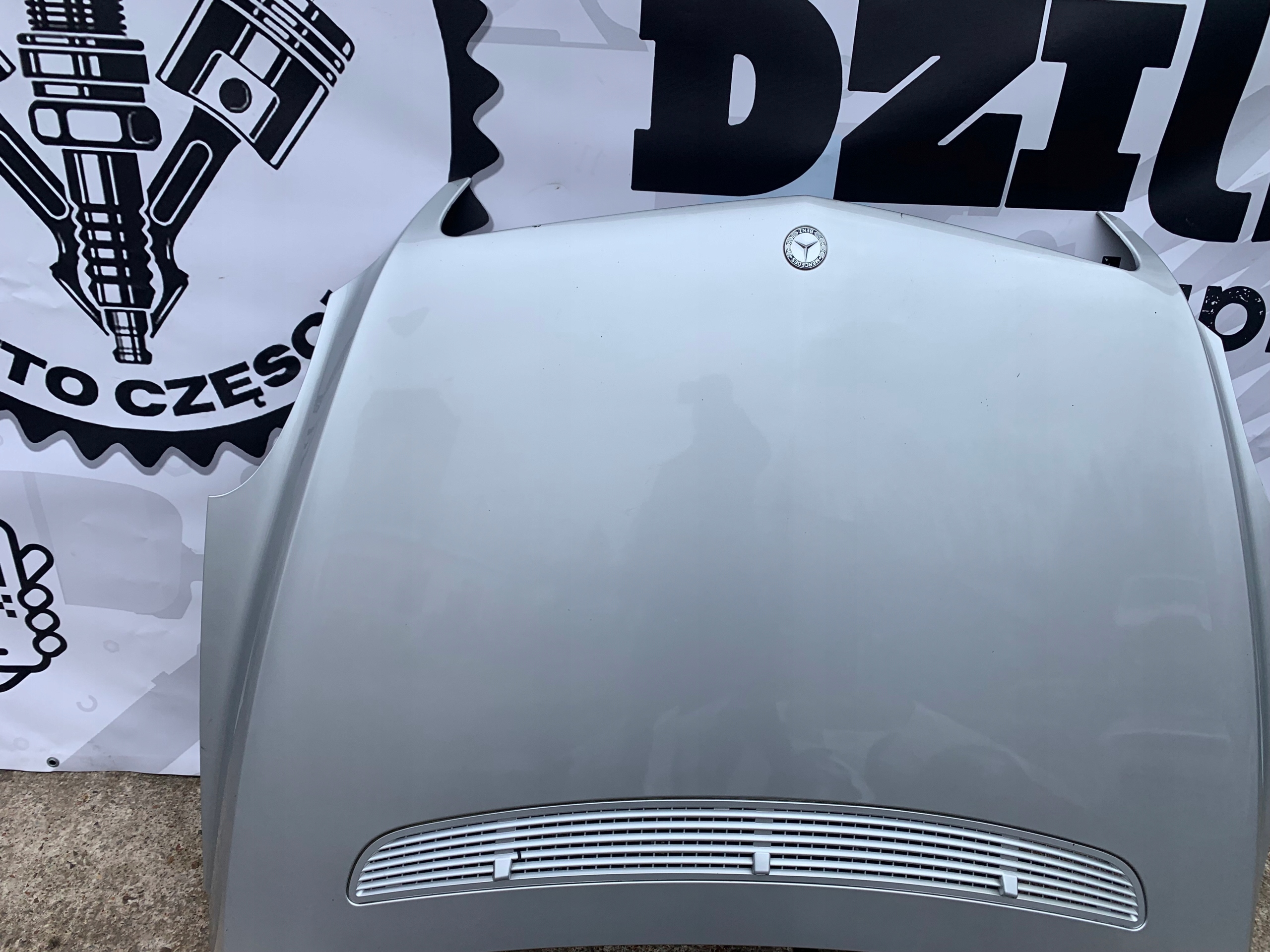 Capot MERCEDES W251 LAKIER 775