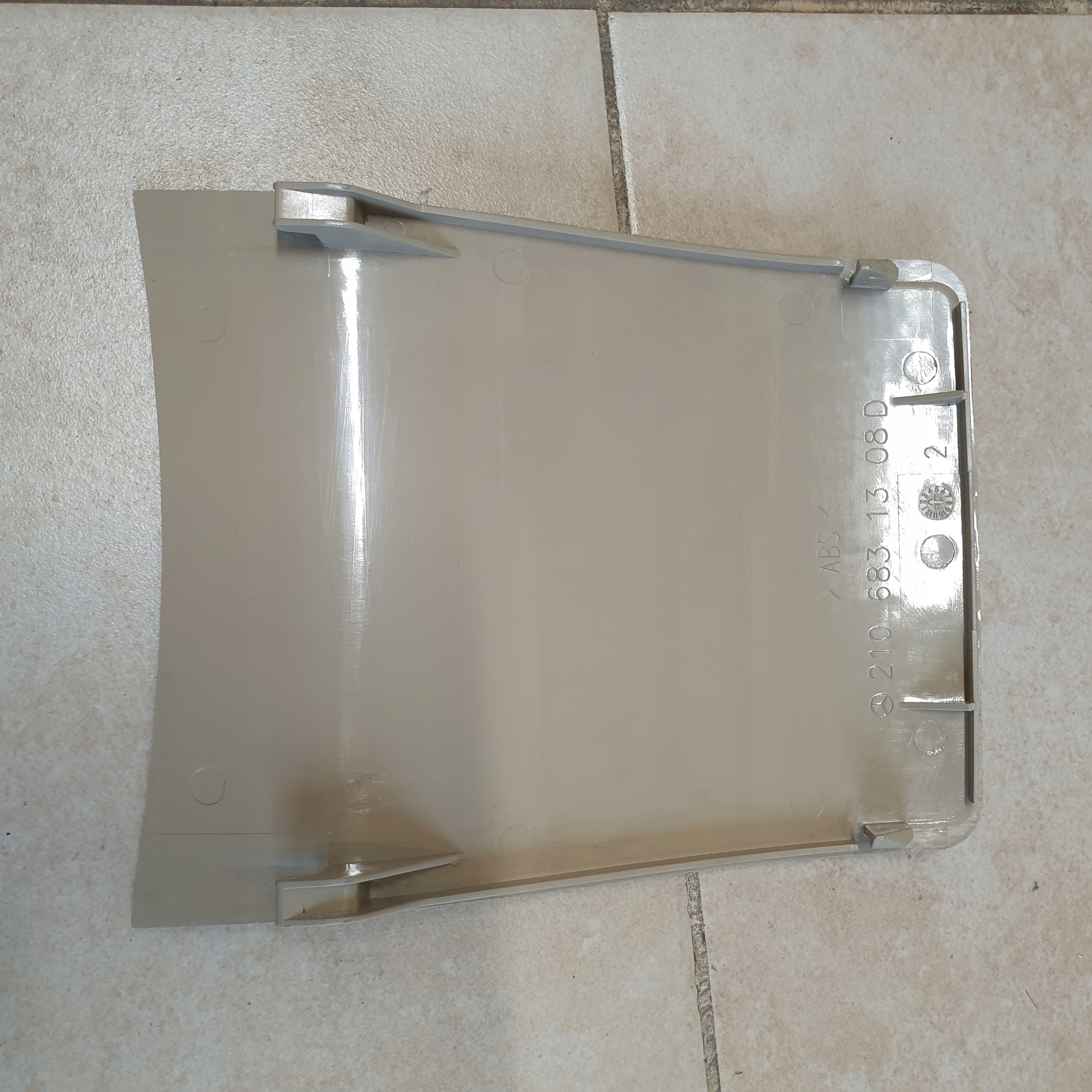 cover spoiler TUNELU SRODKOWEGO MERCEDES E W210