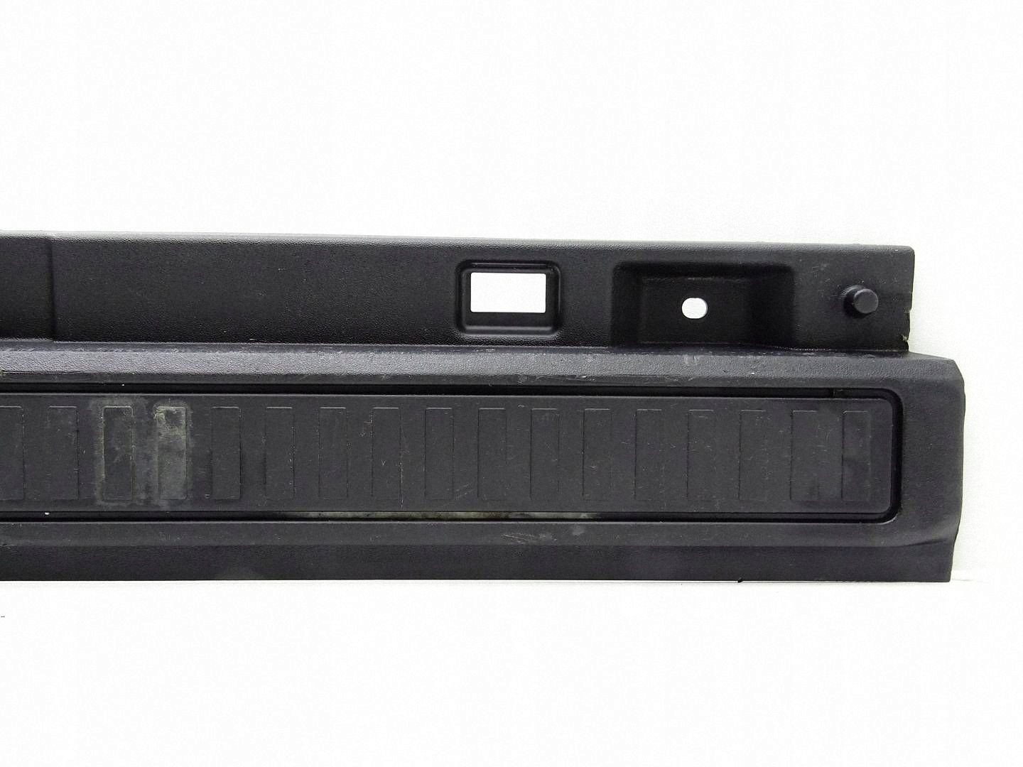 cap of the threshold boot rear part LAND ROVER DEFENDER L8B2425A92A