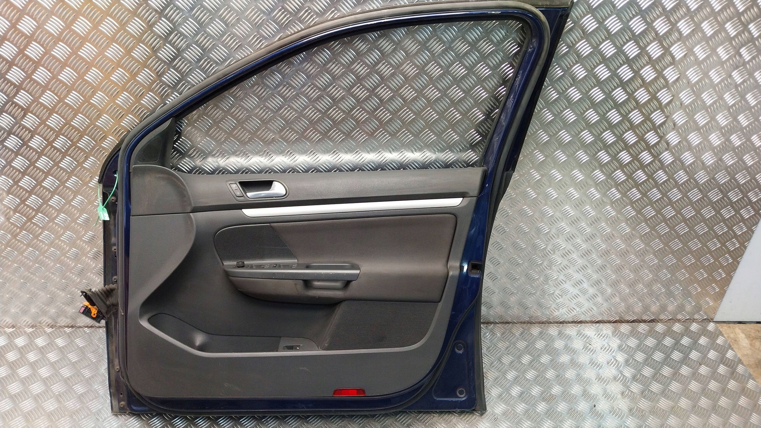 dveře předek pravé VW JETTA V GOLF KOMBI 05