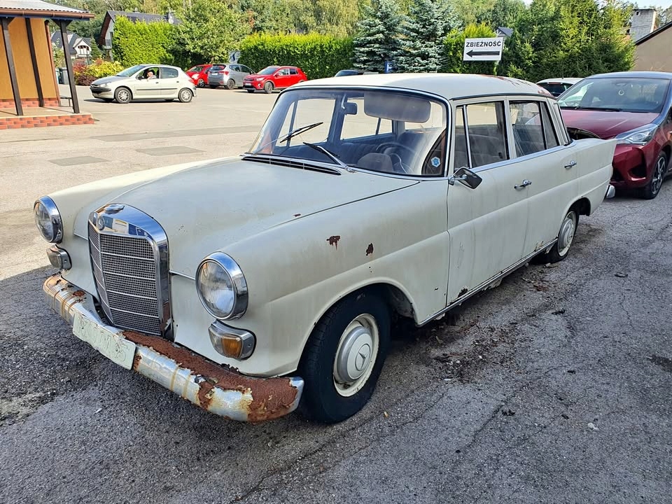 Mercedes-Benz W110 1966r Silnik pali!
