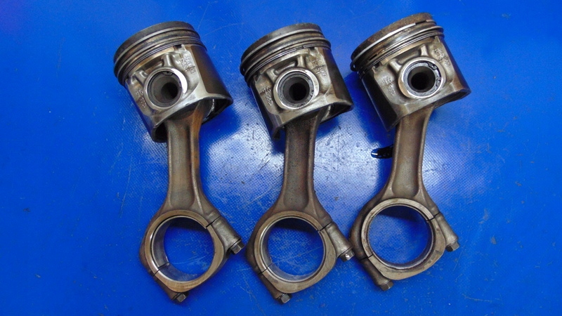 piston connecting rod 096101R MITSUBISHI FUSO CANTER 3.0D