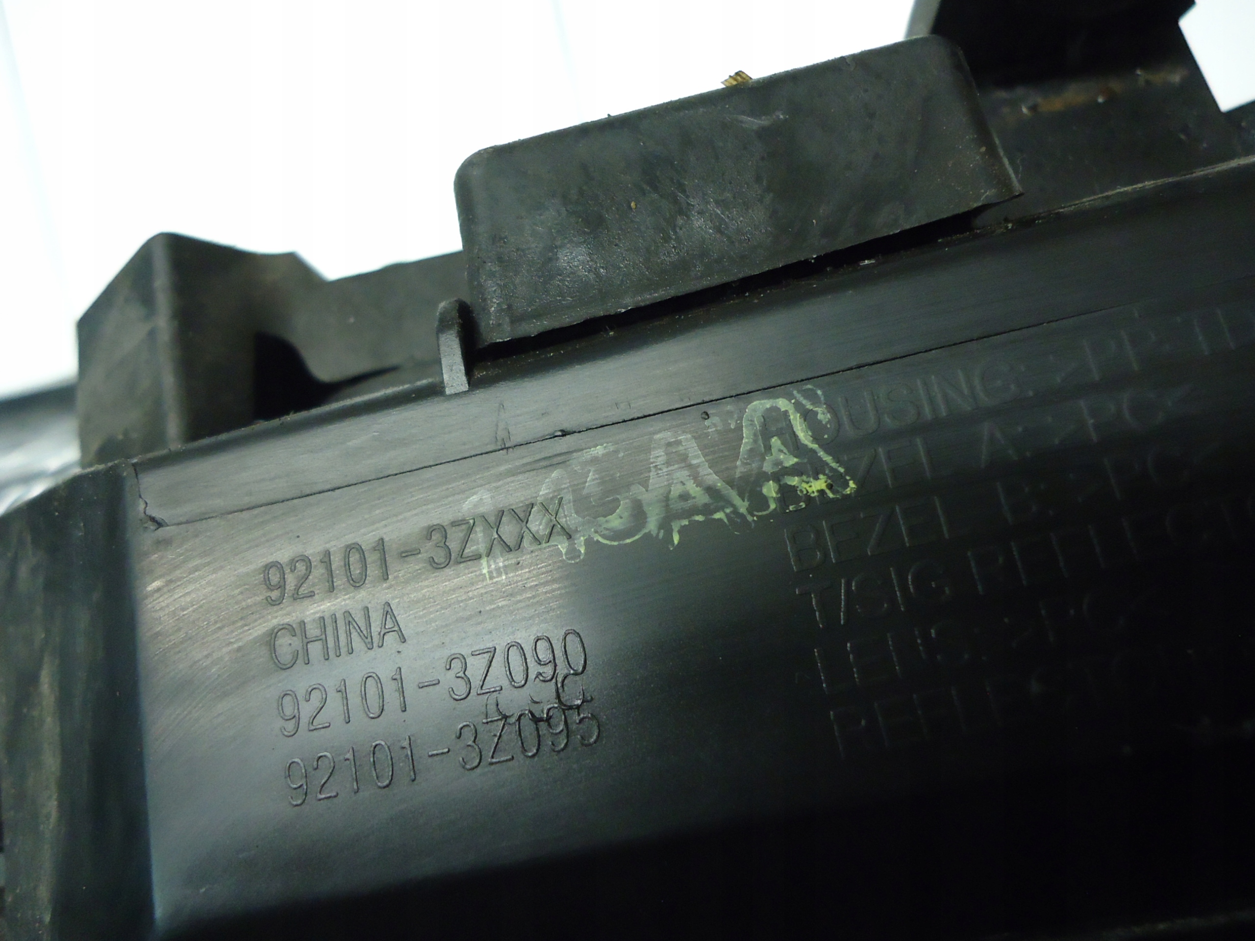 HYUNDAI I40 light left front 92101-3ZXXX