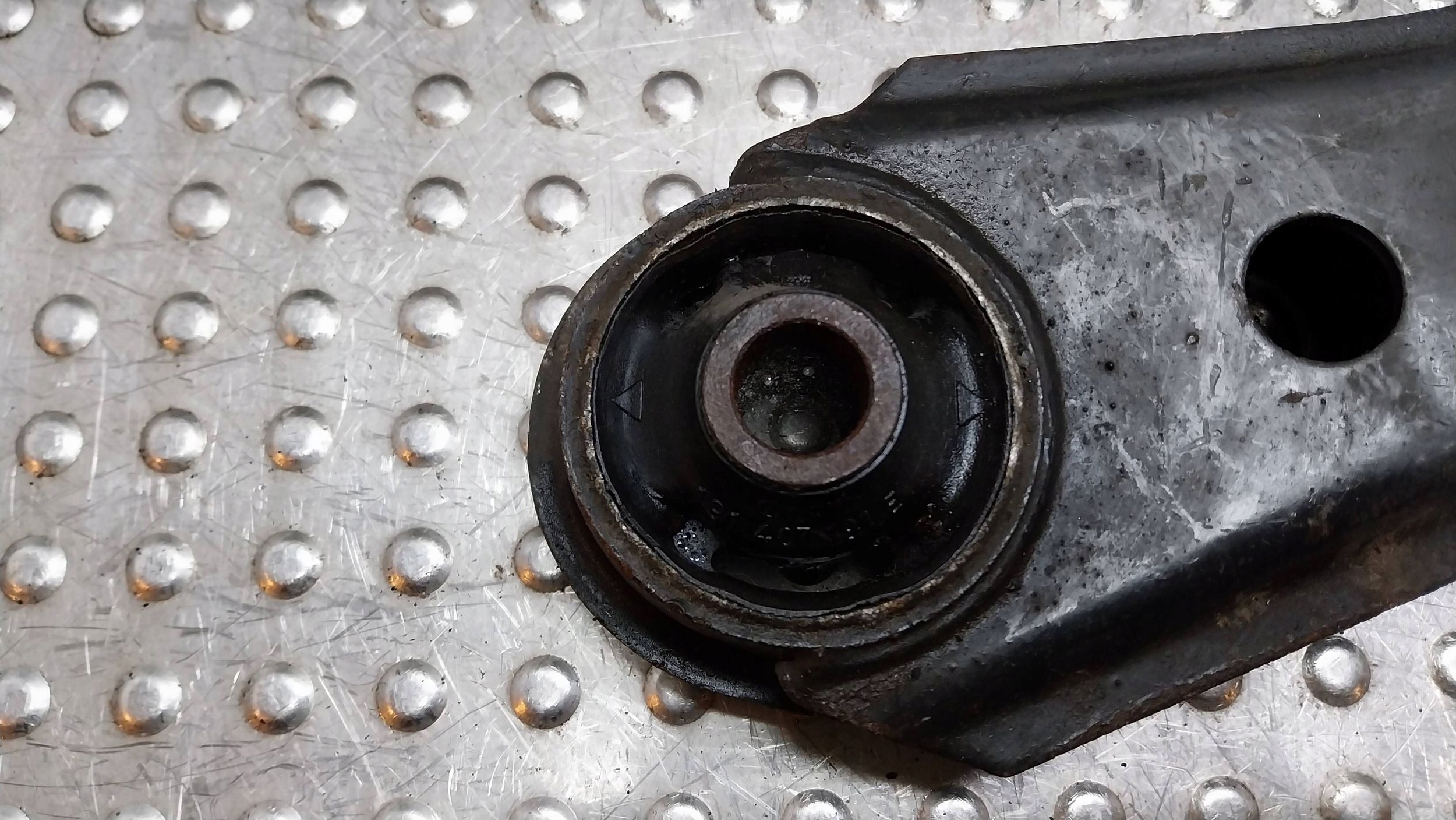 arm left front 1H0407157C VW GOLF III