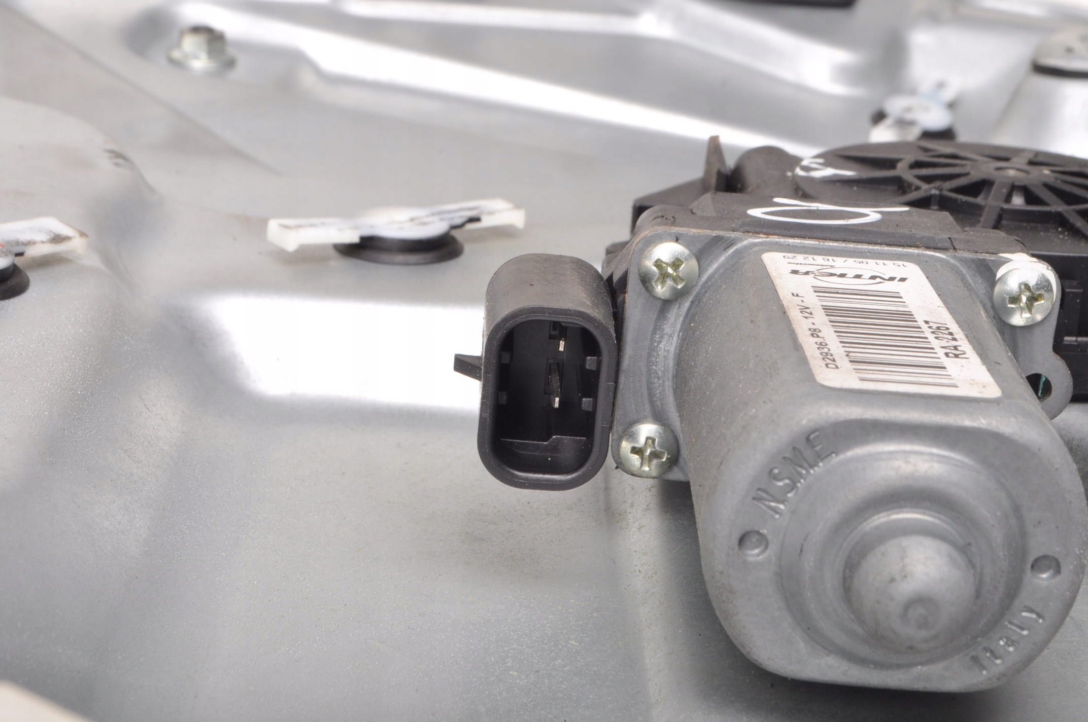 ALFA ROMEO 159 PODNOŚNIK SZYBY LEWY PRZÓD PRZEDNI 5D SEDAN EU 1560865620 Numer katalogowy części 1560865620