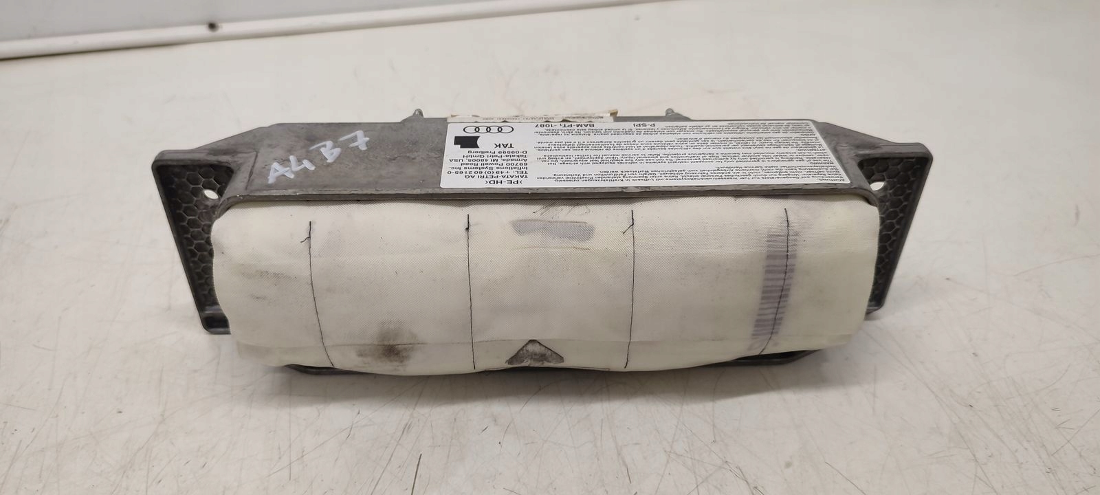 airbag airbag spolujezdce Audi A4 B7 2,7 TDI