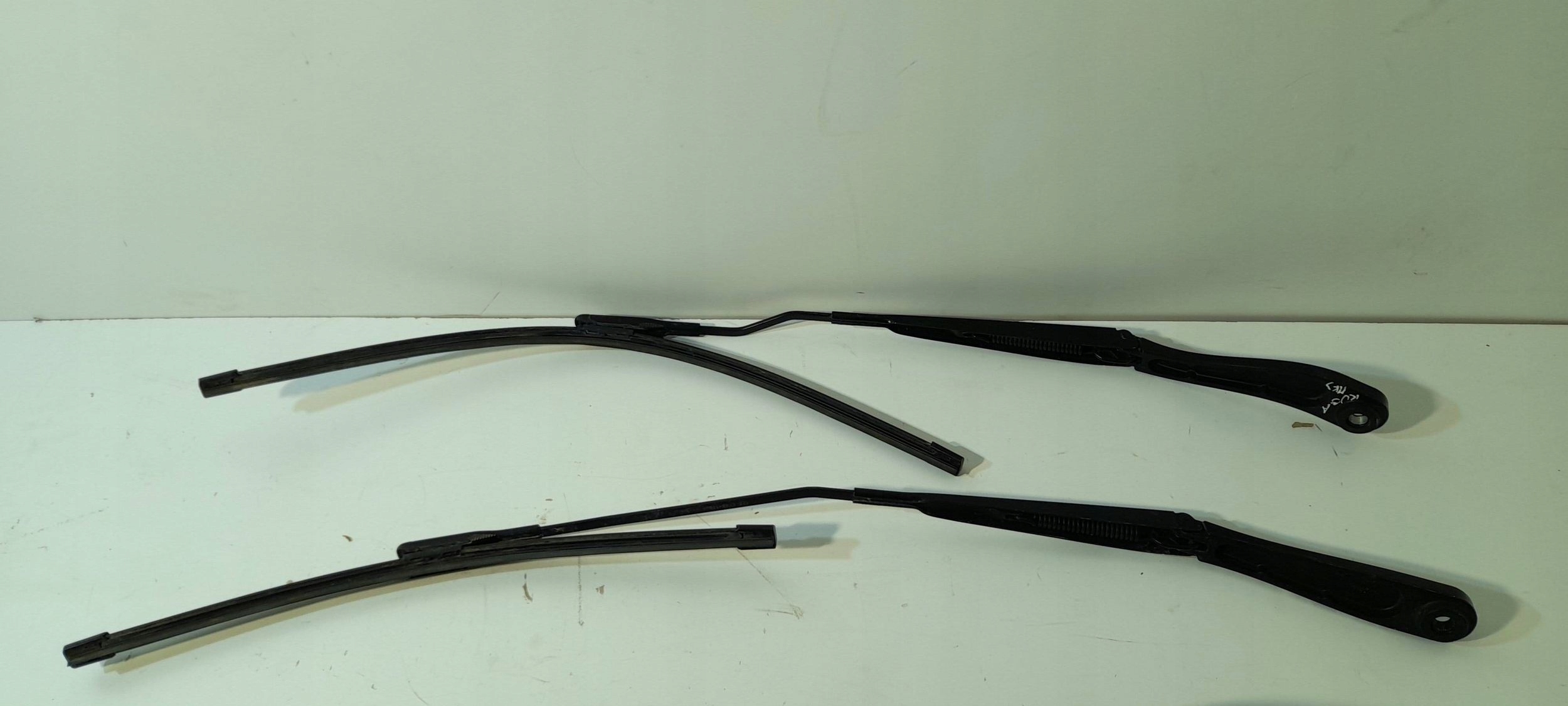 Ford Kuga III wiper arm windows W000103144 (KG3)