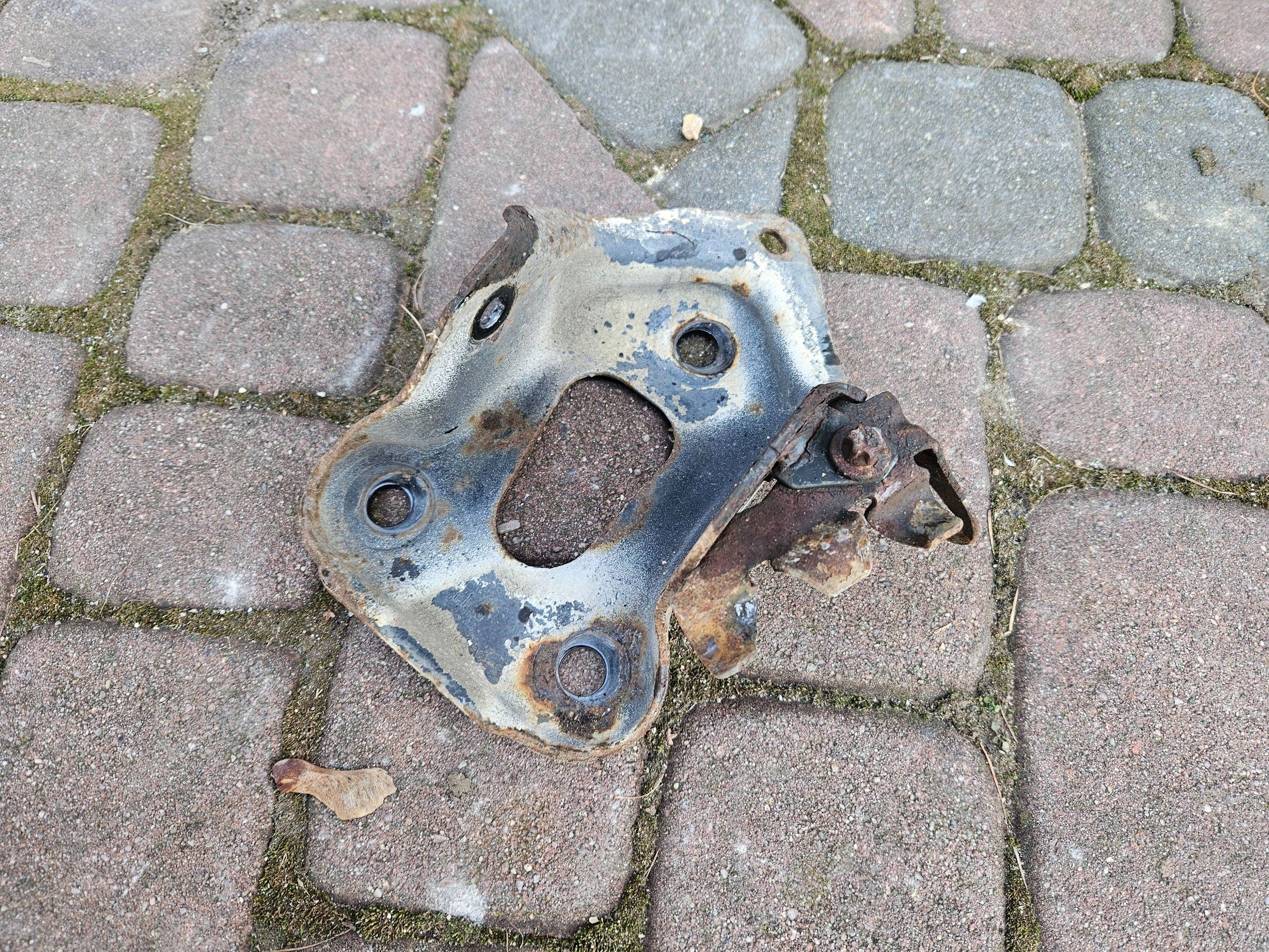 bracket console holder siders springing axis oski rear part right Opel Corsa E