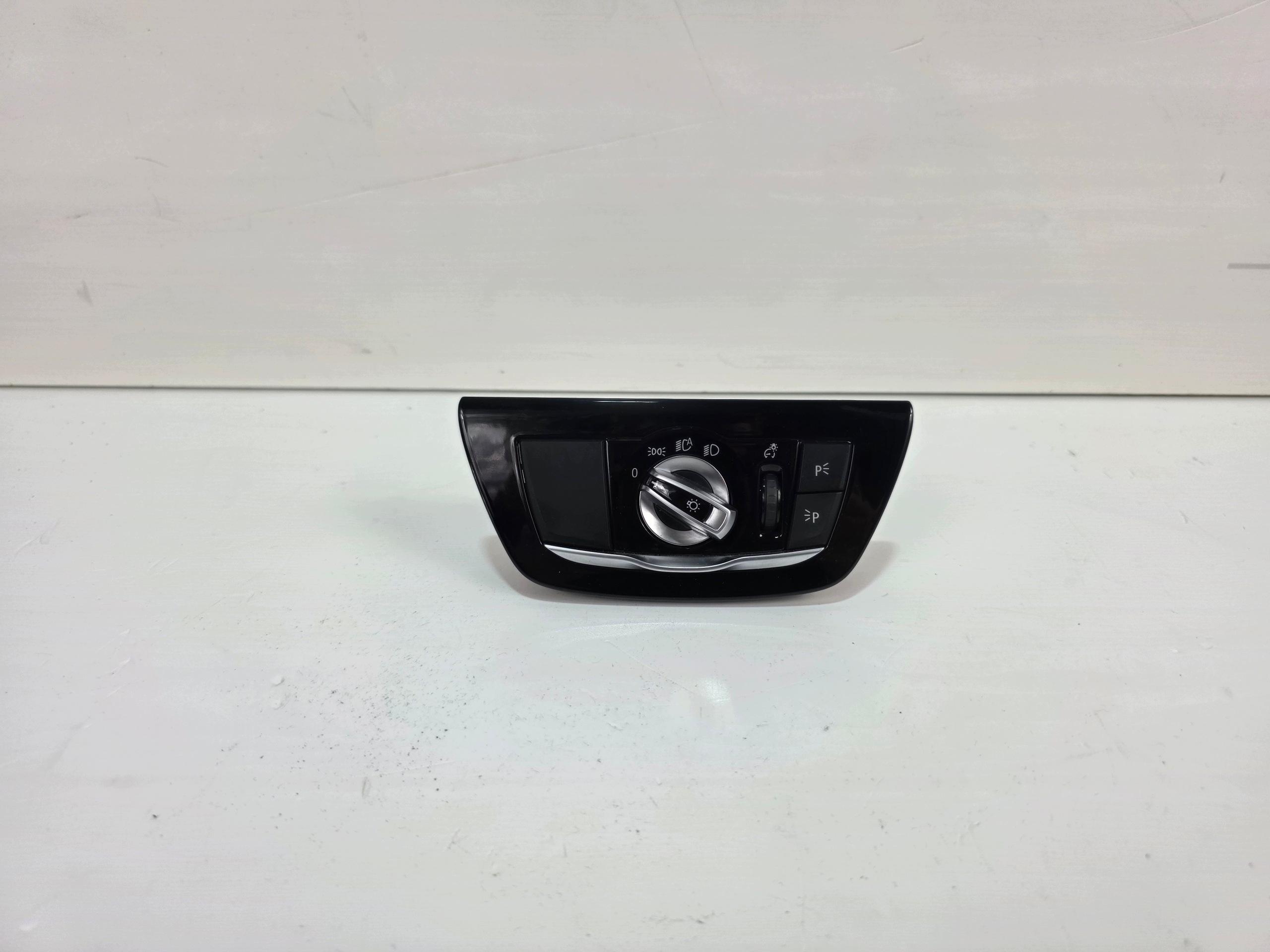 light switch BMW G32 6841879